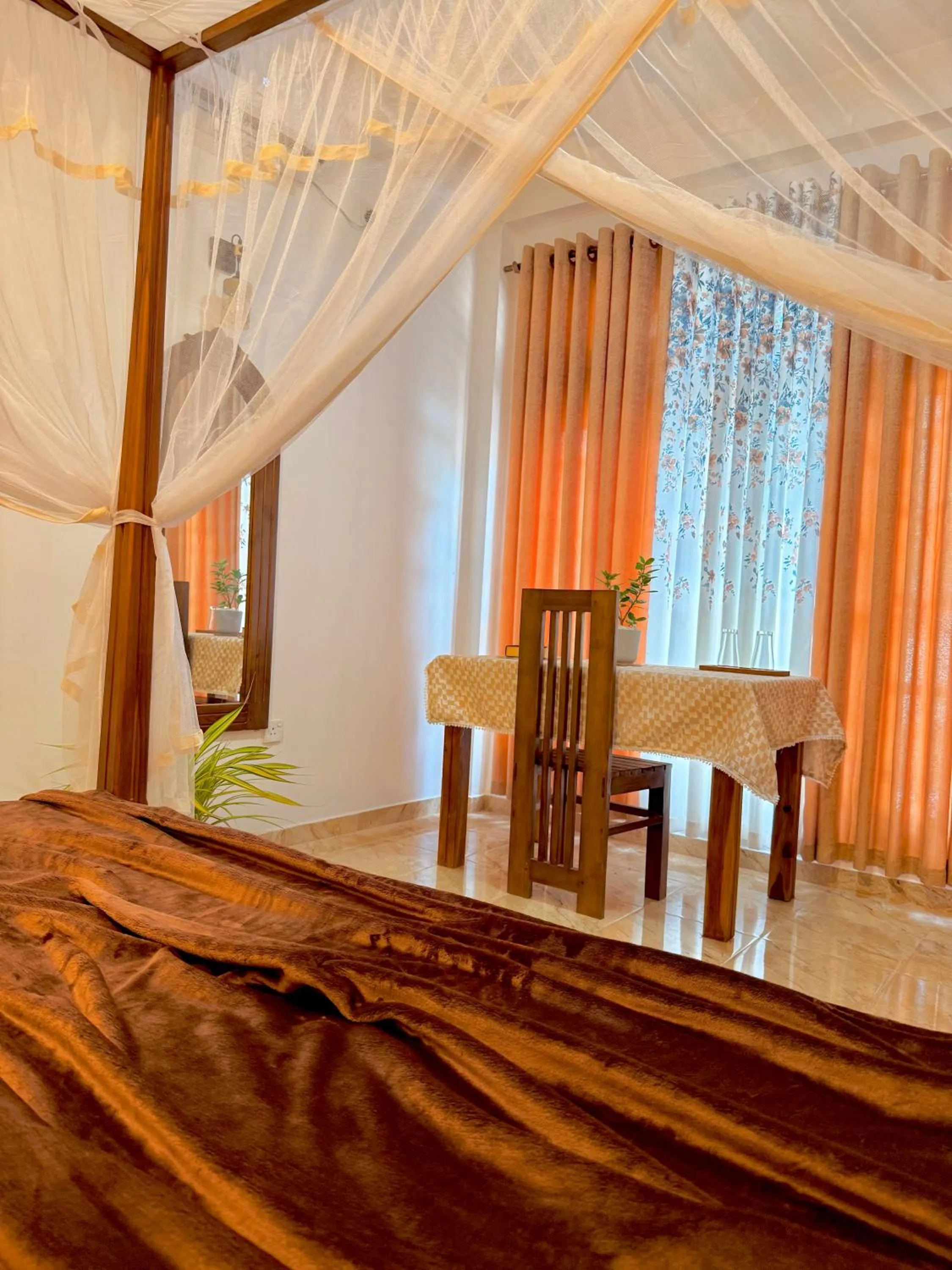 Dining area in Sasmika Villa Surf and Yoga Hostel