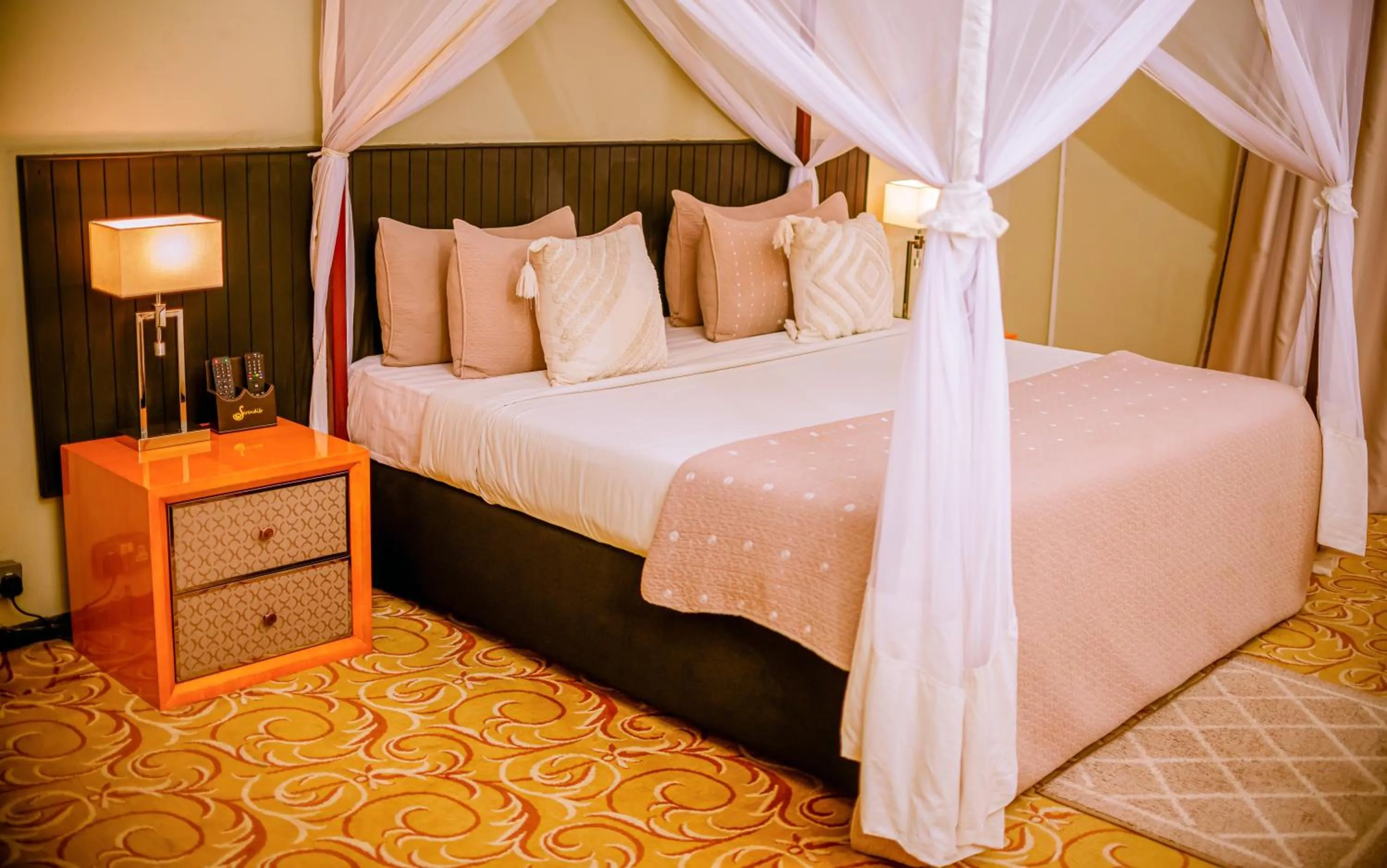 Bed in Heritage by Serendib