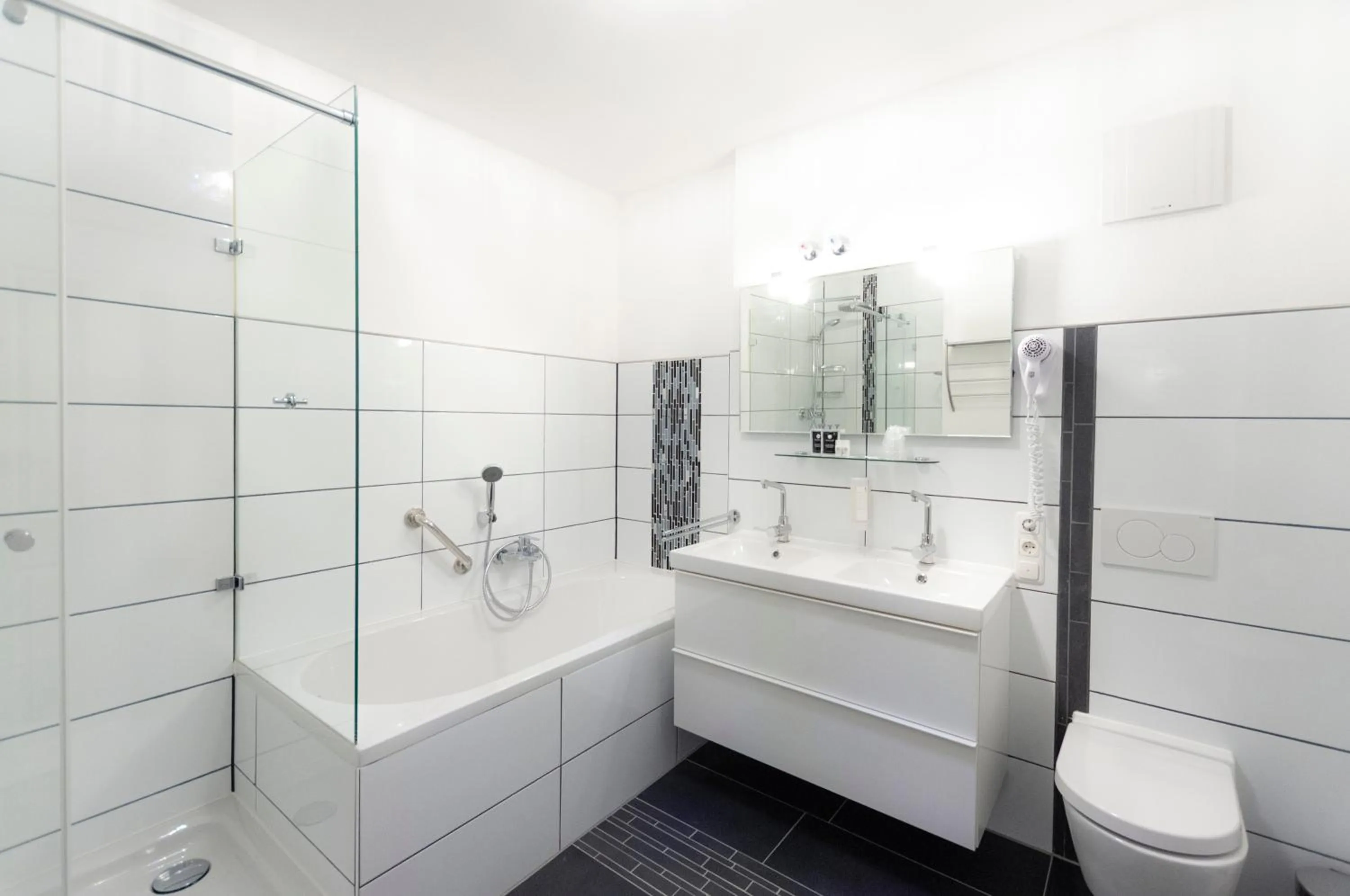 Toilet in Arthotel ANA Aura