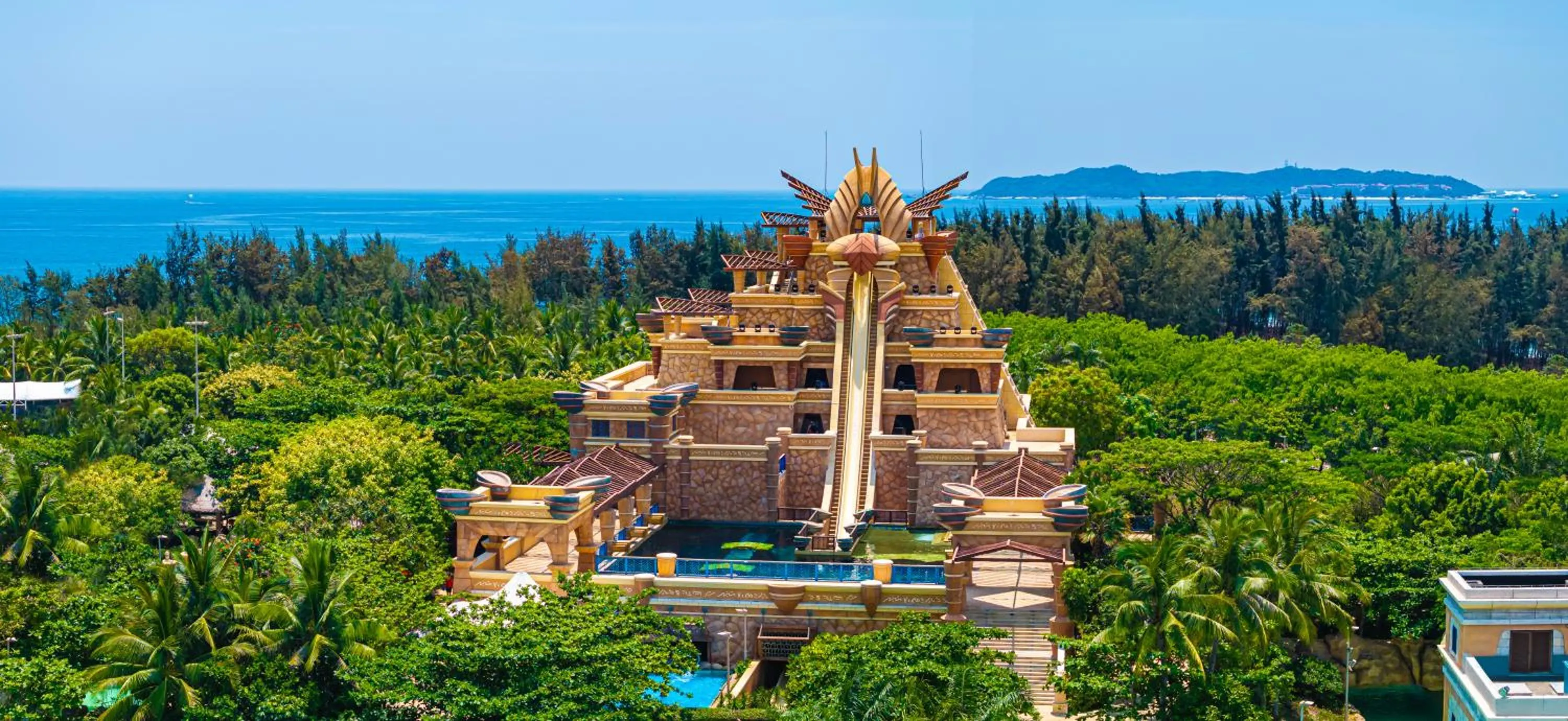 Aqua park in Atlantis Sanya