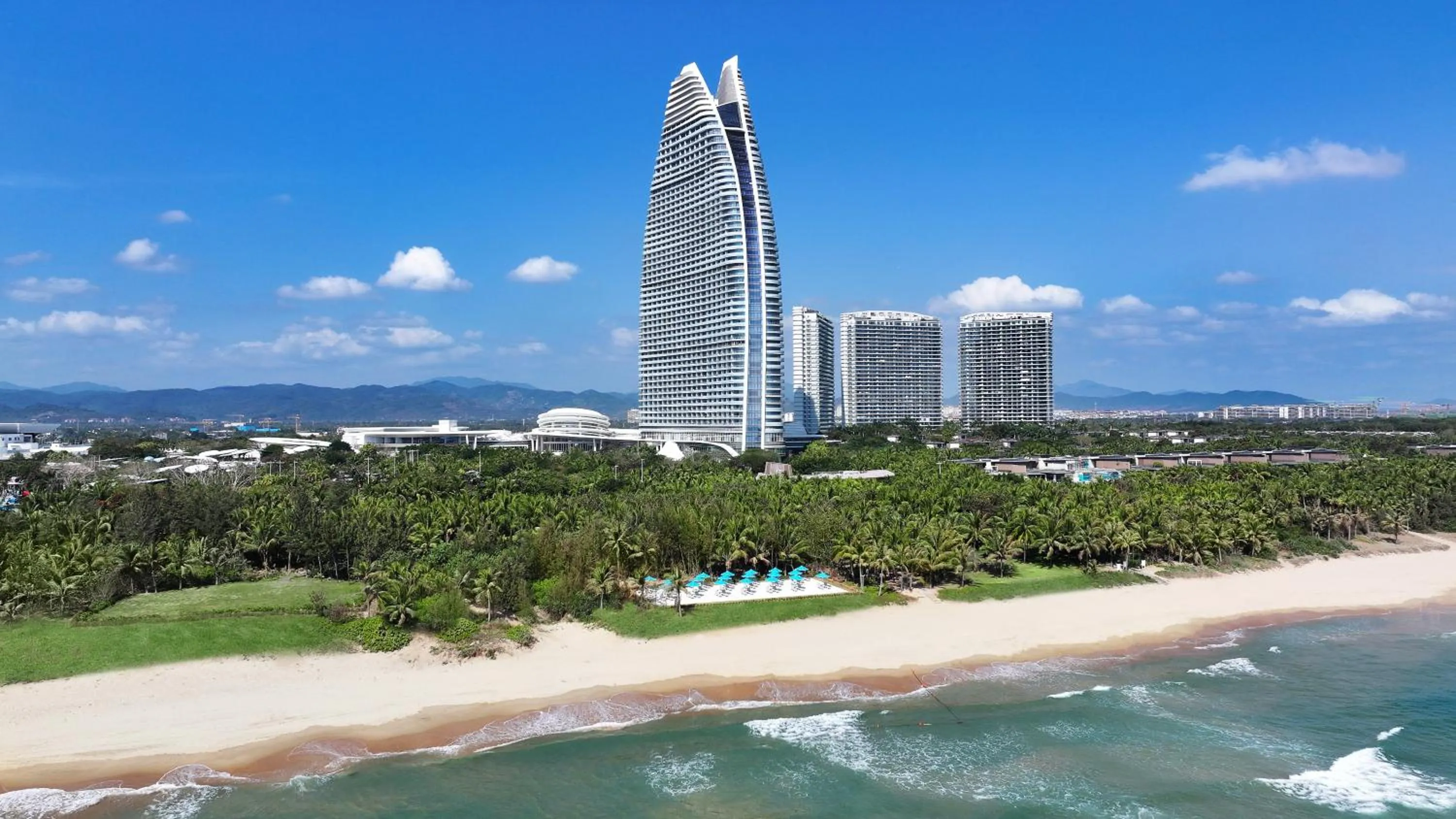 Beach in Atlantis Sanya