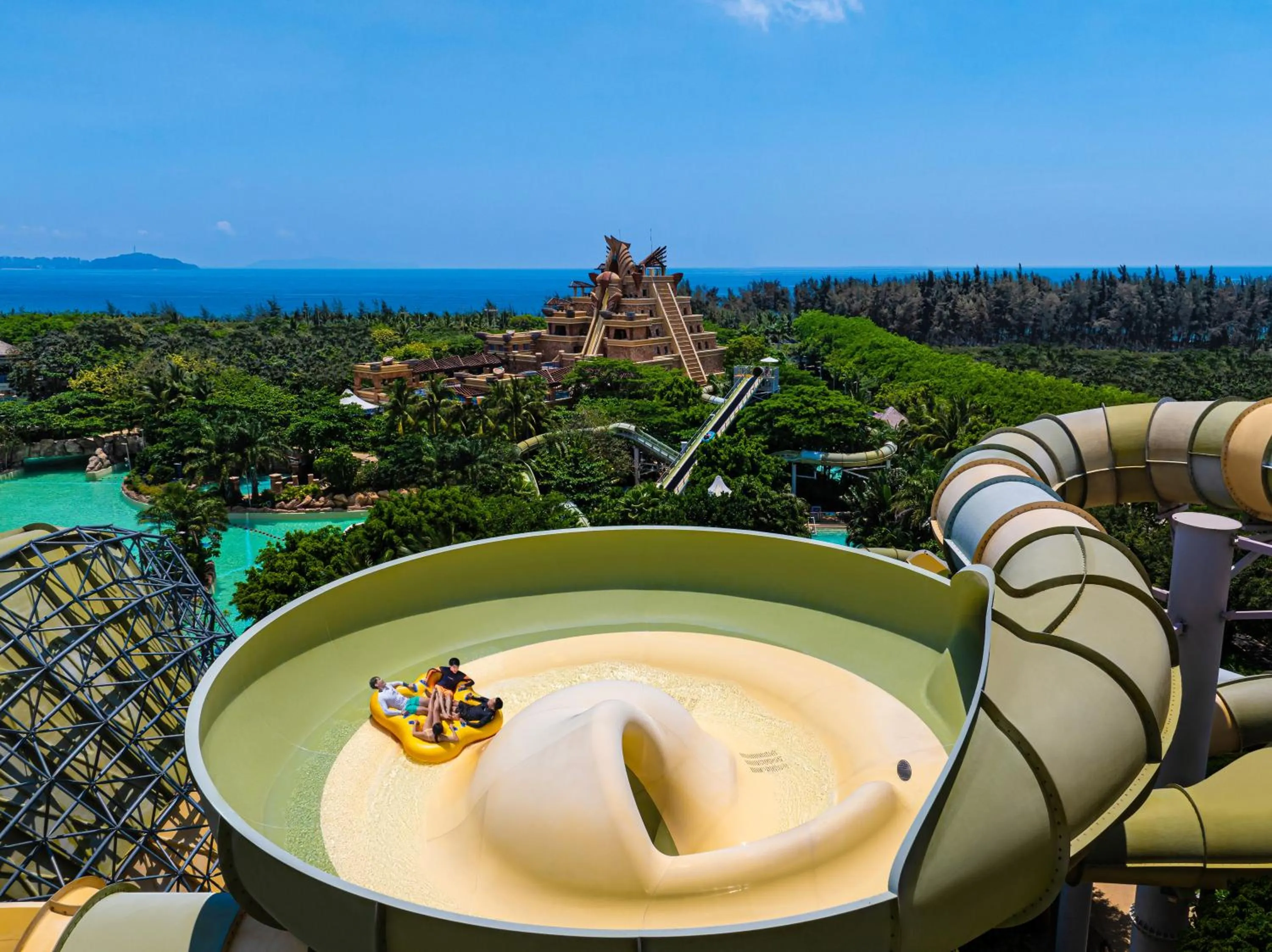 Aqua park in Atlantis Sanya