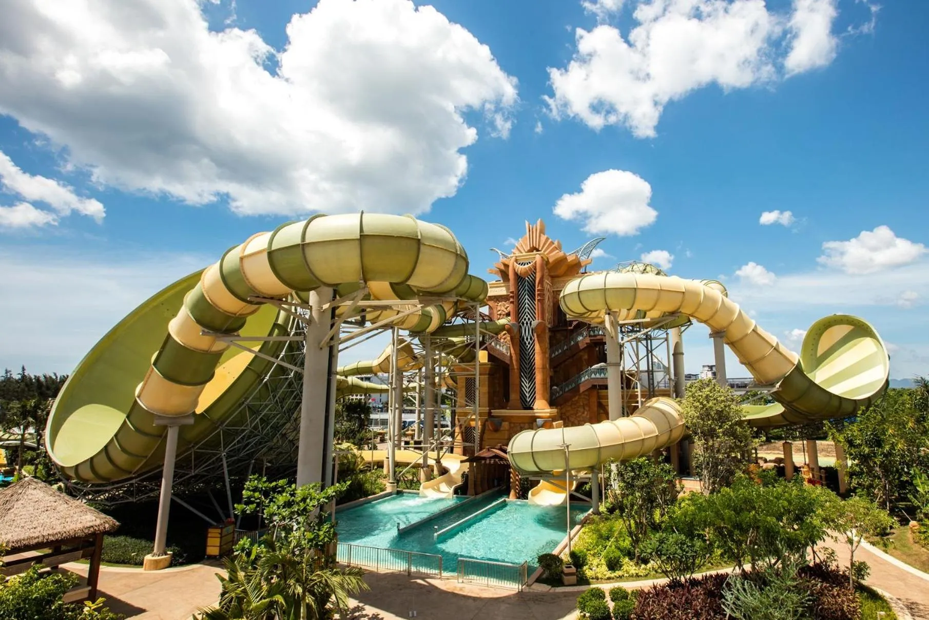 Aqua park in Atlantis Sanya