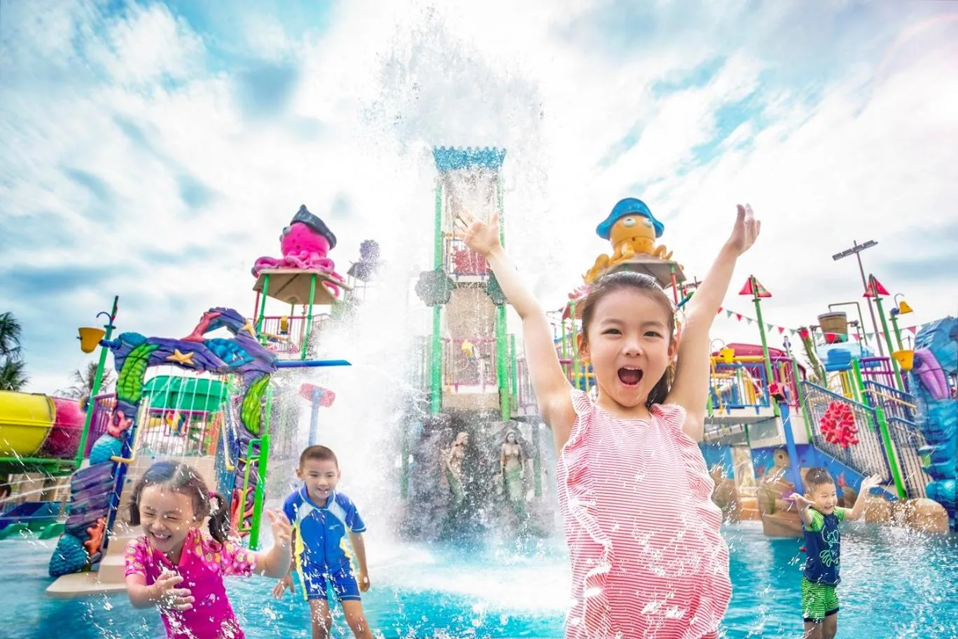 Aqua park in Atlantis Sanya