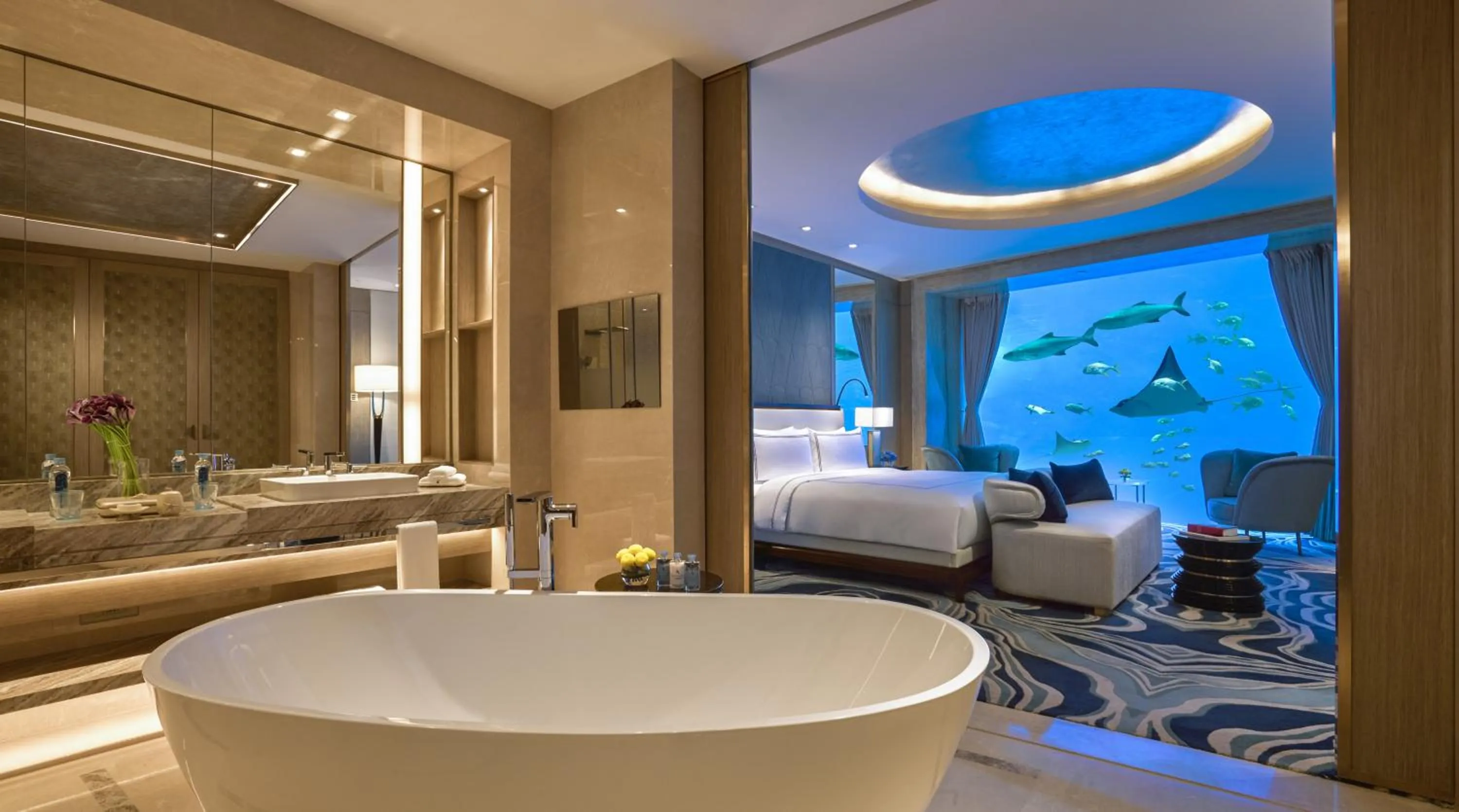 Photo of the whole room, Bed in Atlantis Sanya