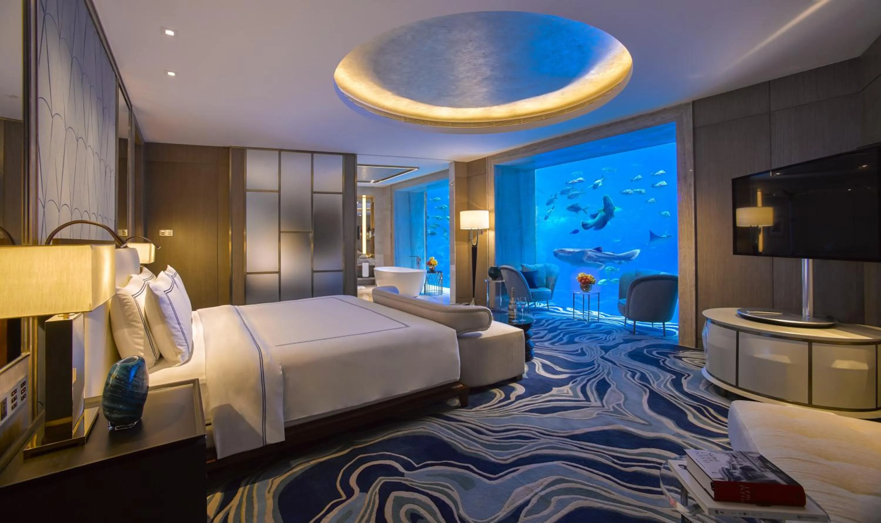 Photo of the whole room, Bed in Atlantis Sanya