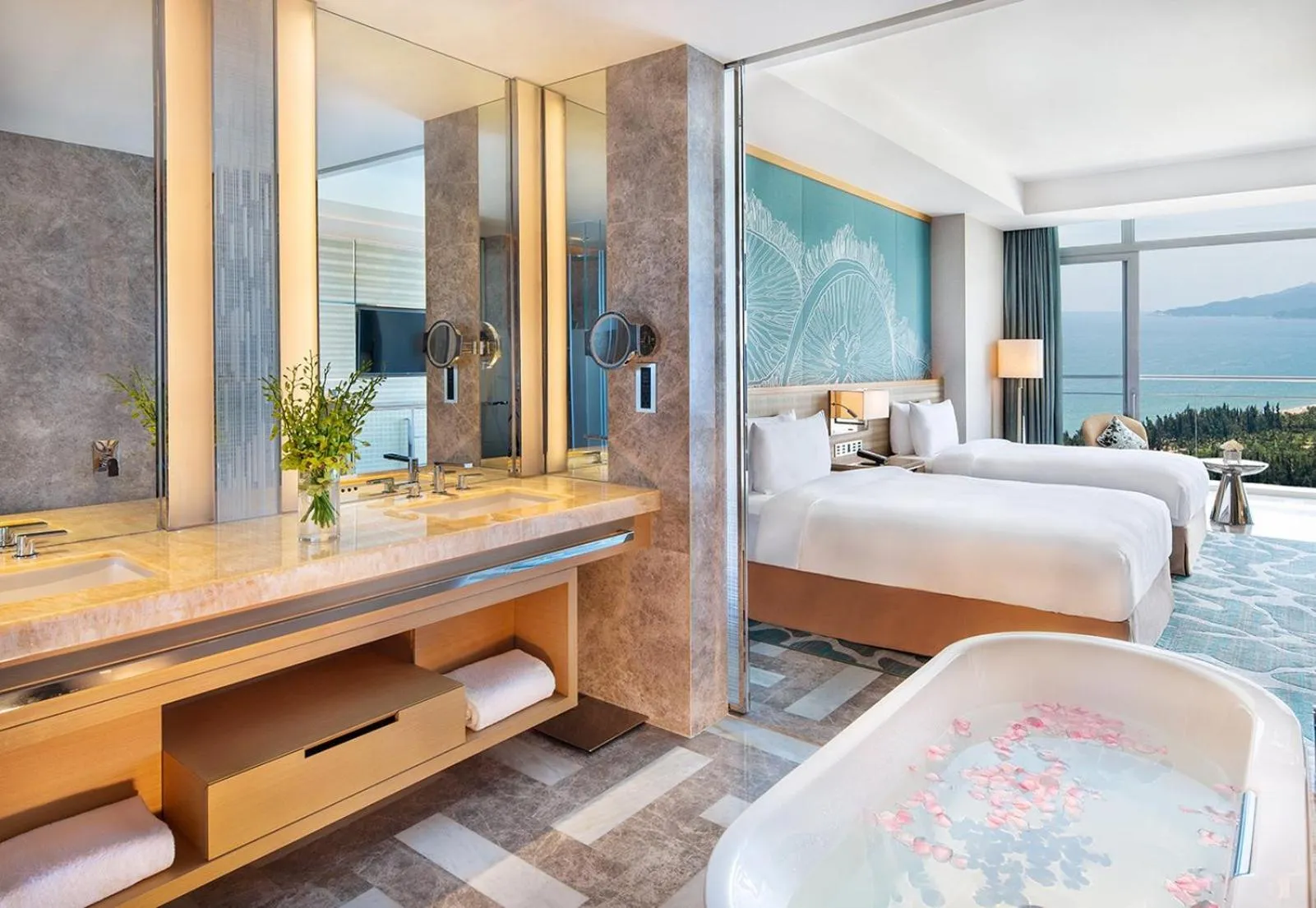 Photo of the whole room, Bed in Atlantis Sanya