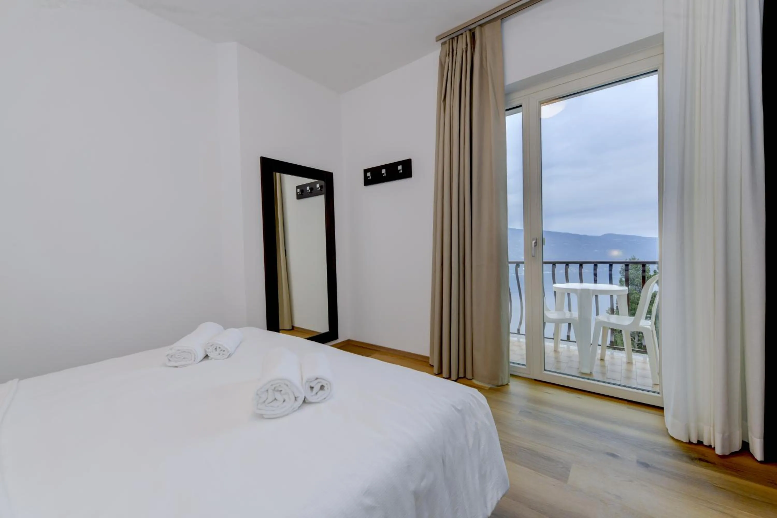 View (from property/room), Bed in Hotel Bellavista