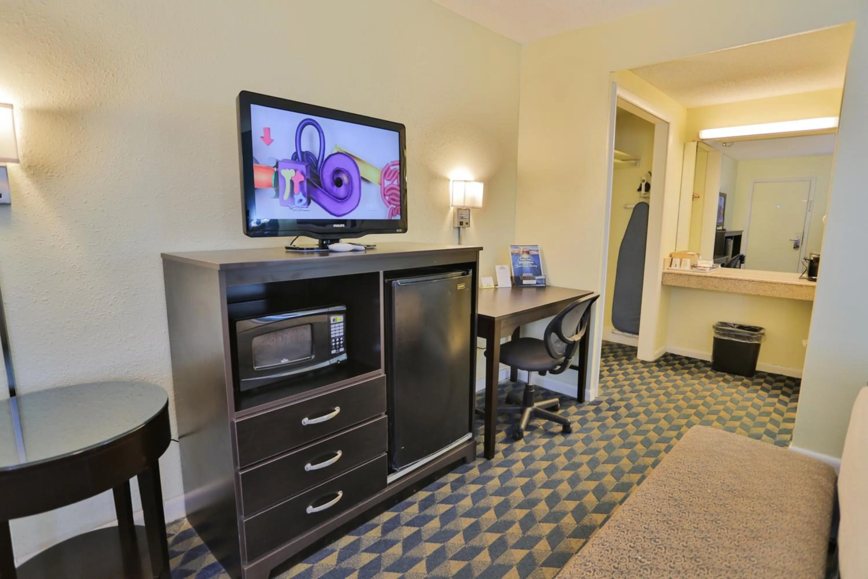 Photo of the whole room in Days Inn by Wyndham Wrightstown McGuire AFB Bordentown