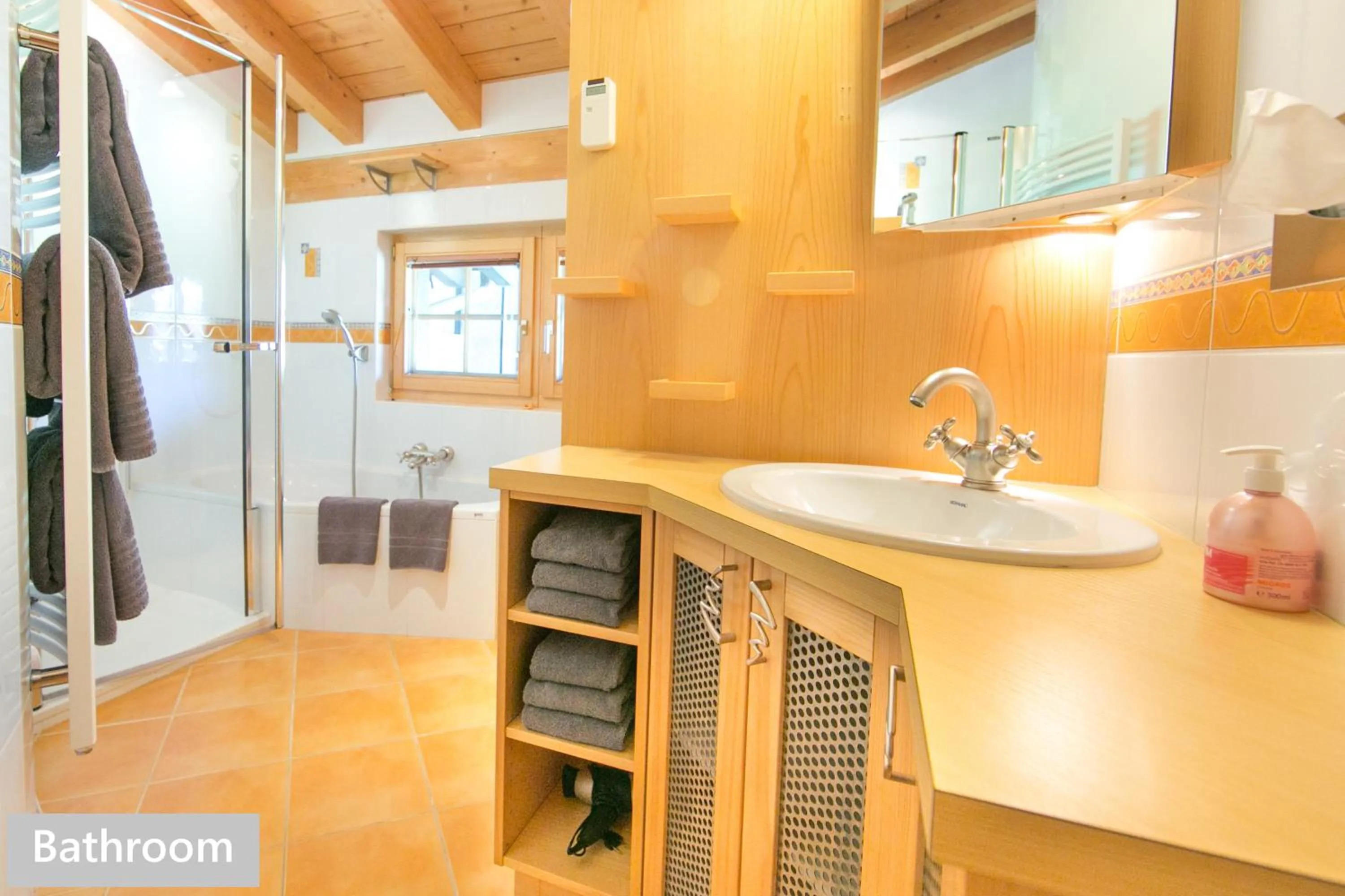 Bathroom in Hotel Adonis