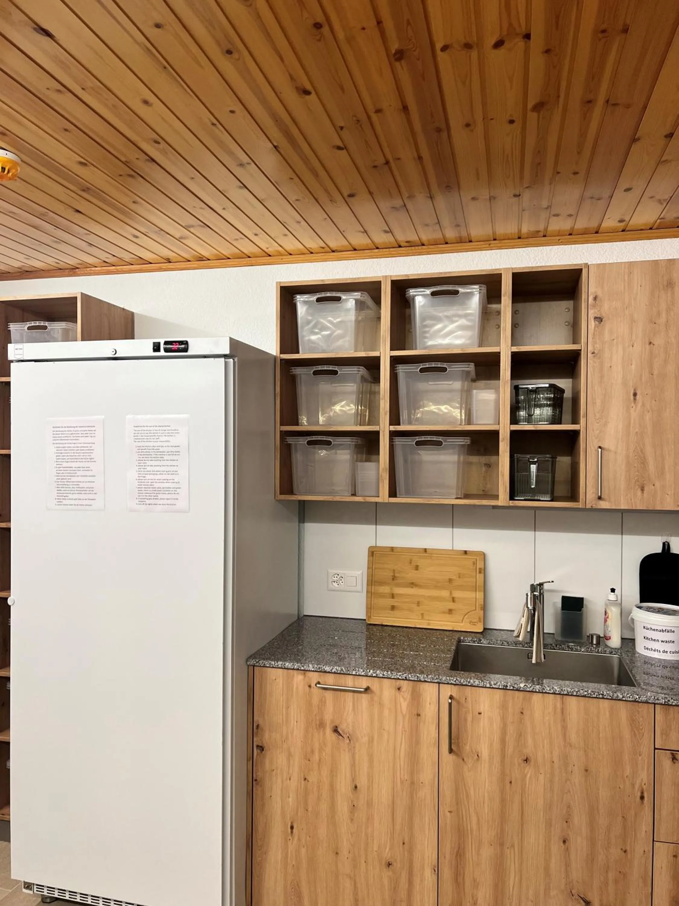 Restaurant/places to eat in Hotel Adonis