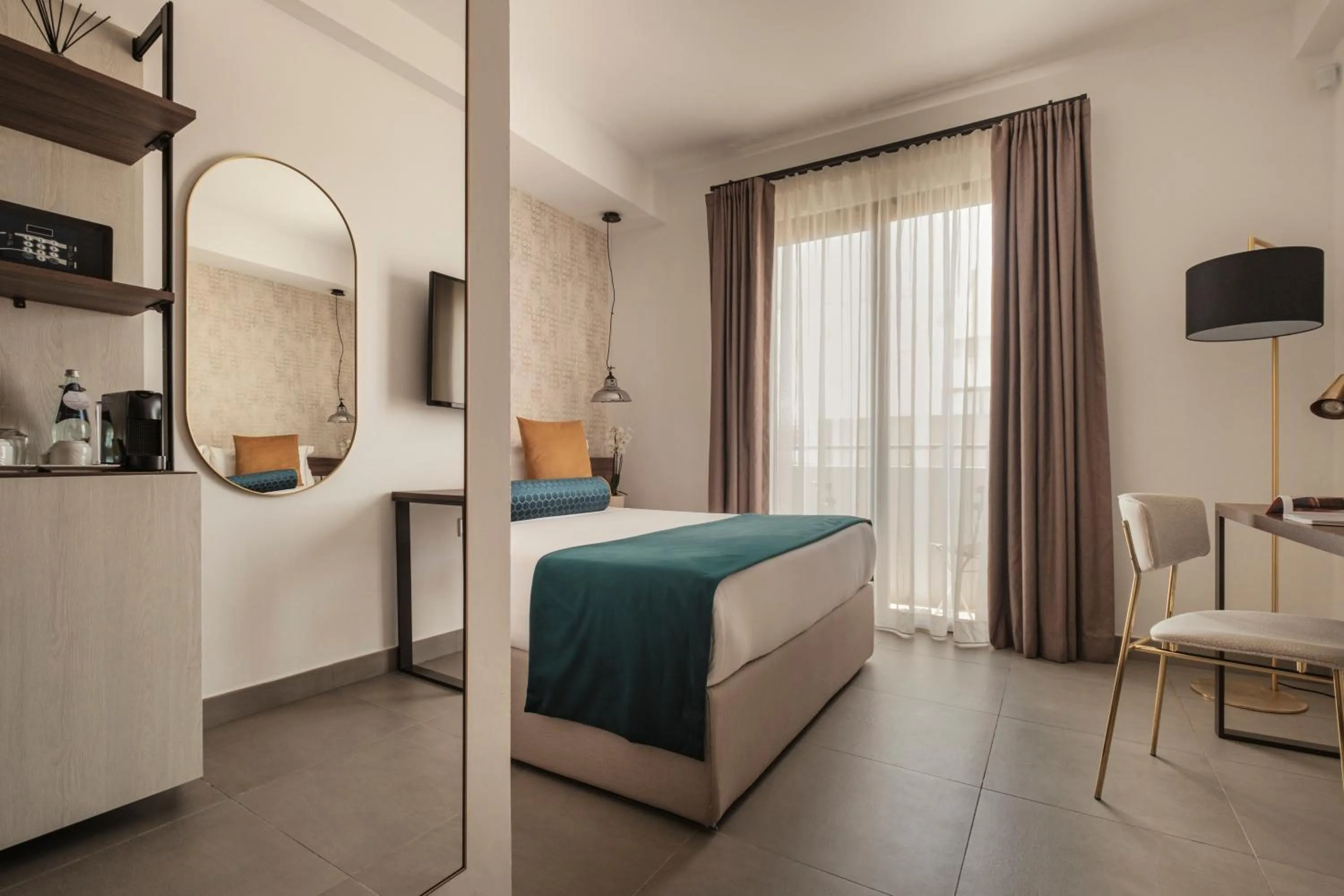 Bedroom, Bed in 1926 Le Soleil Hotel & Spa