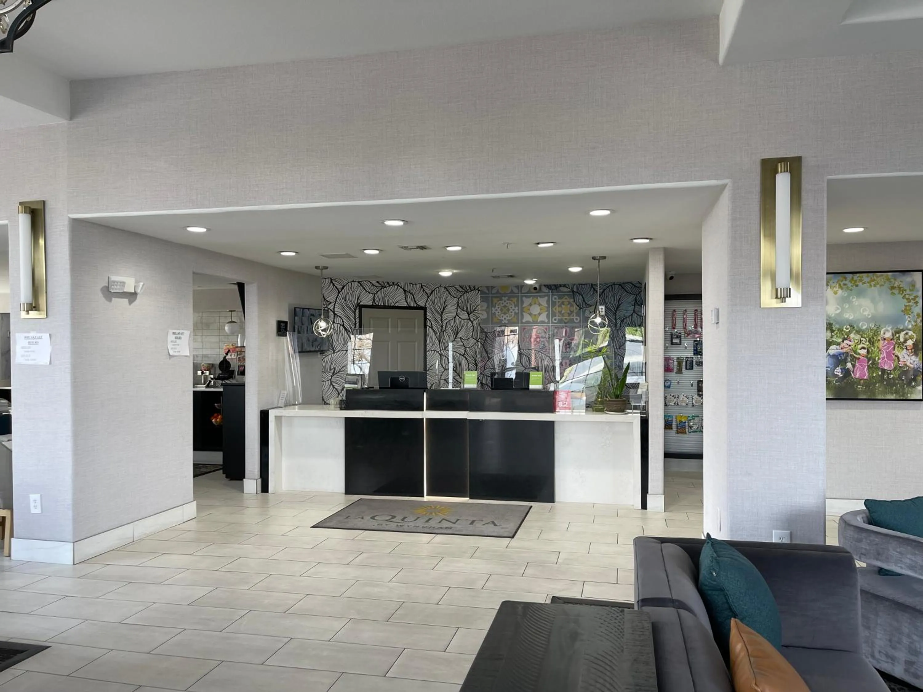 Lobby or reception in La Quinta by Wyndham Hesperia Victorville
