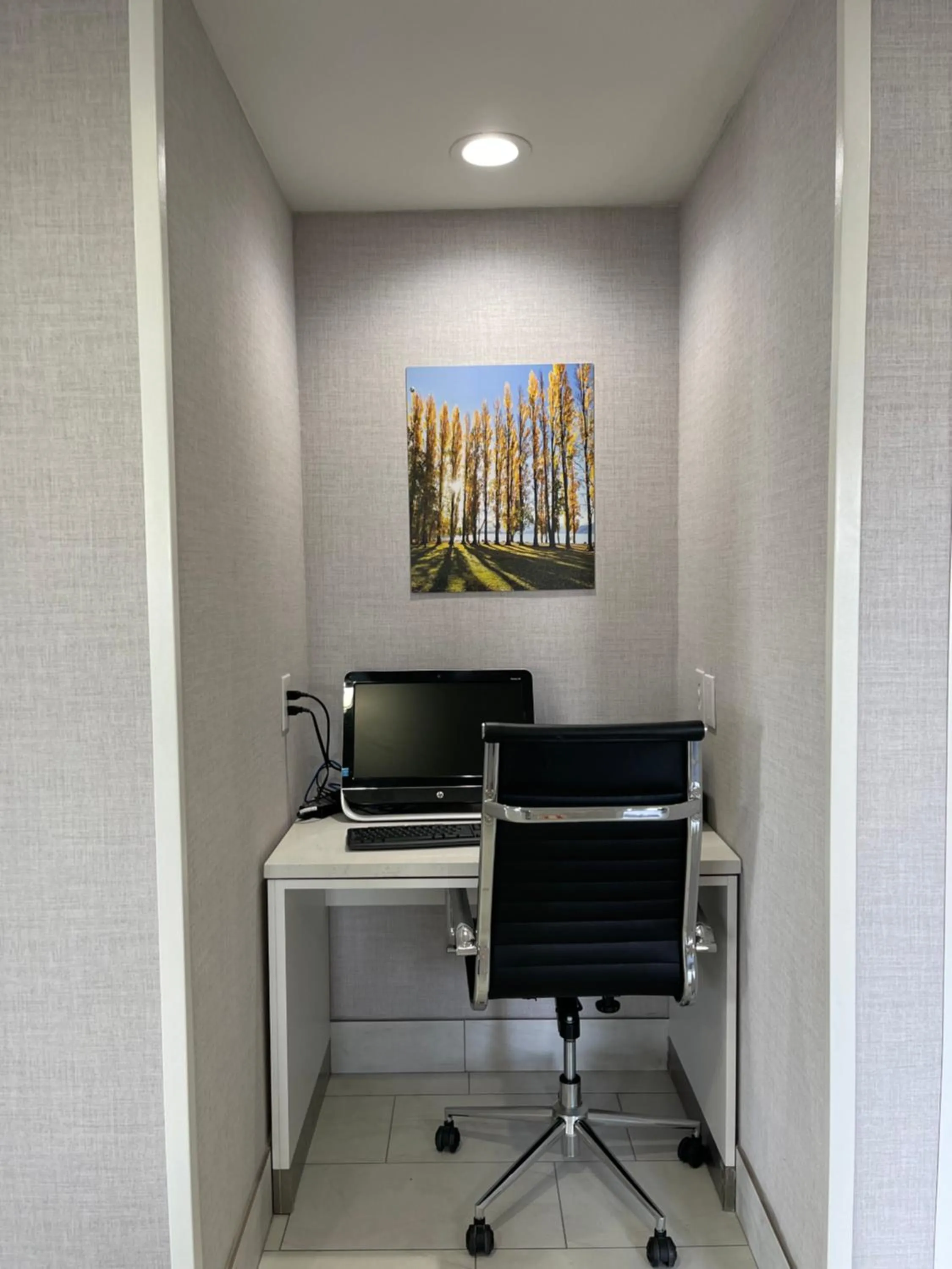 Business facilities in La Quinta by Wyndham Hesperia Victorville