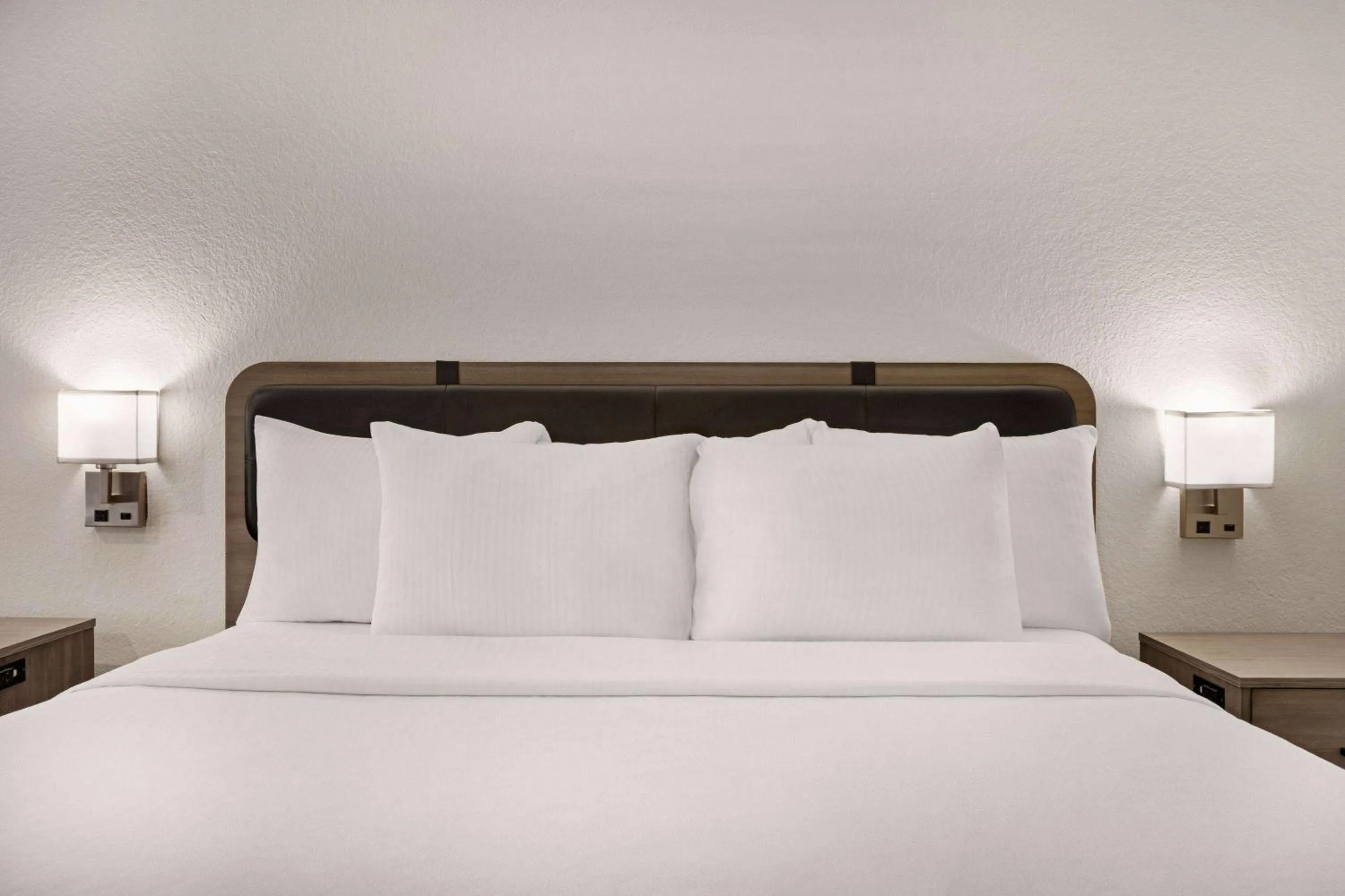 Photo of the whole room, Bed in La Quinta by Wyndham Hesperia Victorville