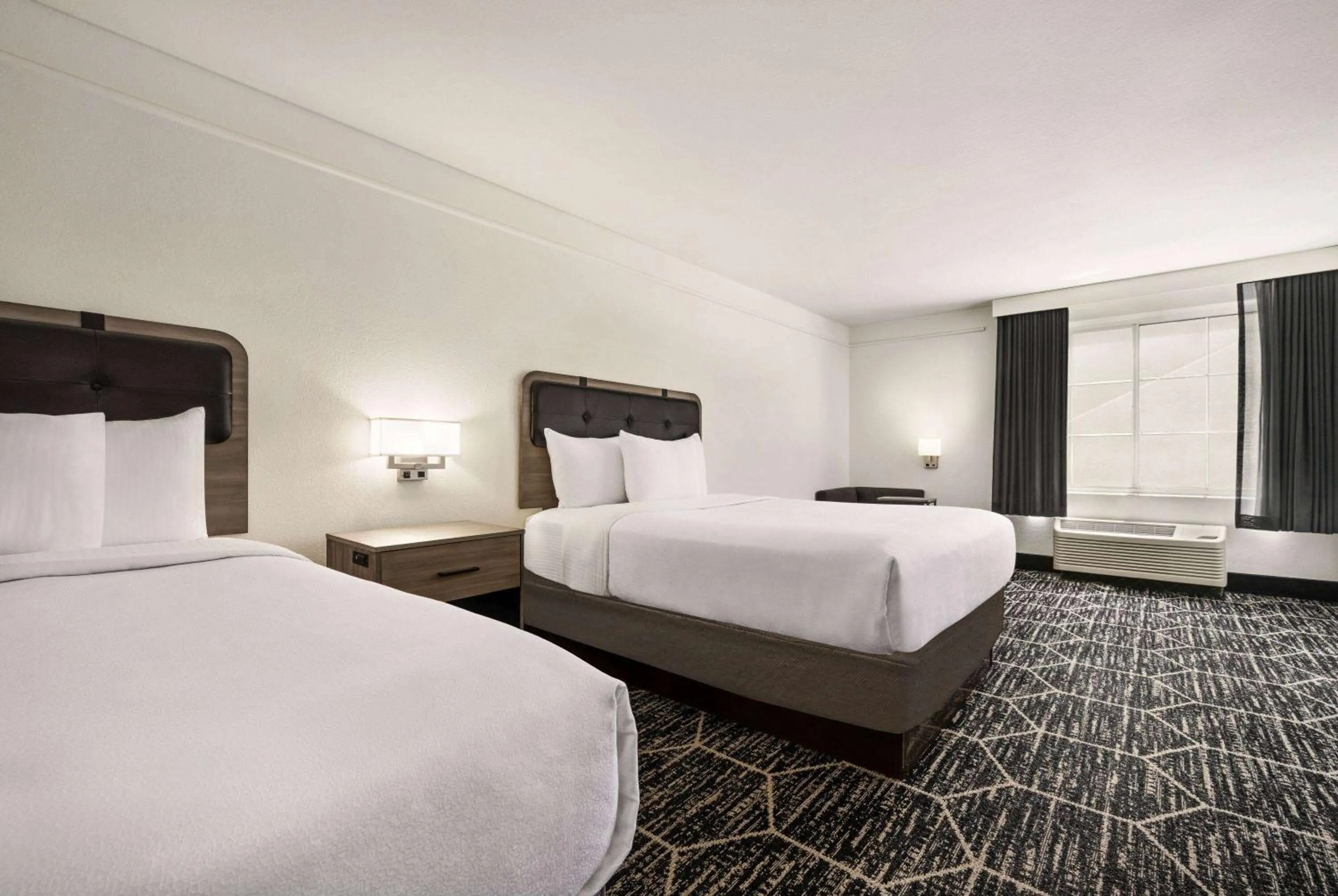 Photo of the whole room, Bed in La Quinta by Wyndham Hesperia Victorville