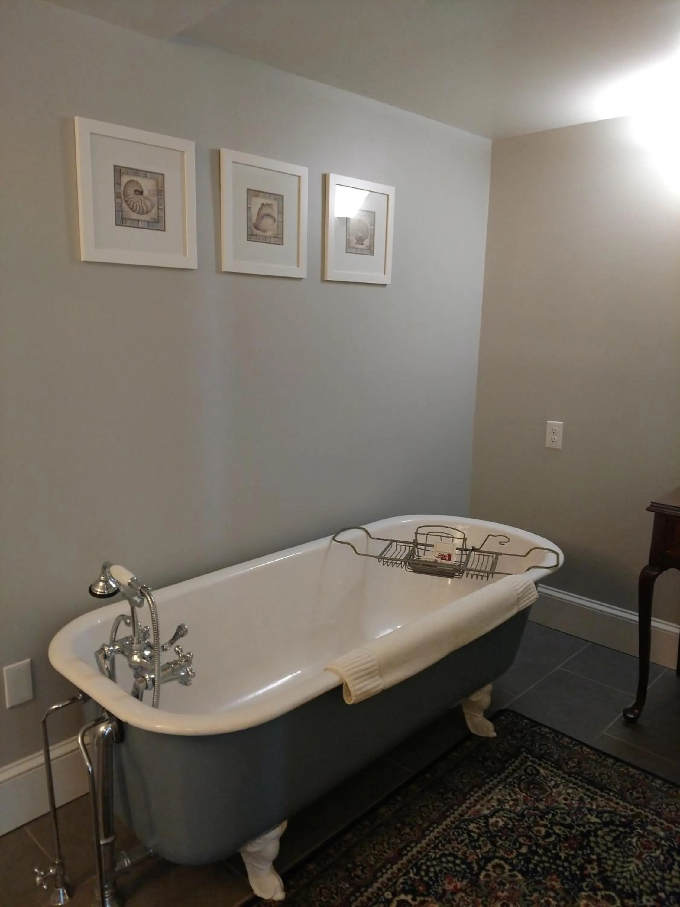 Bathroom in Saltair Inn Waterfront B&B