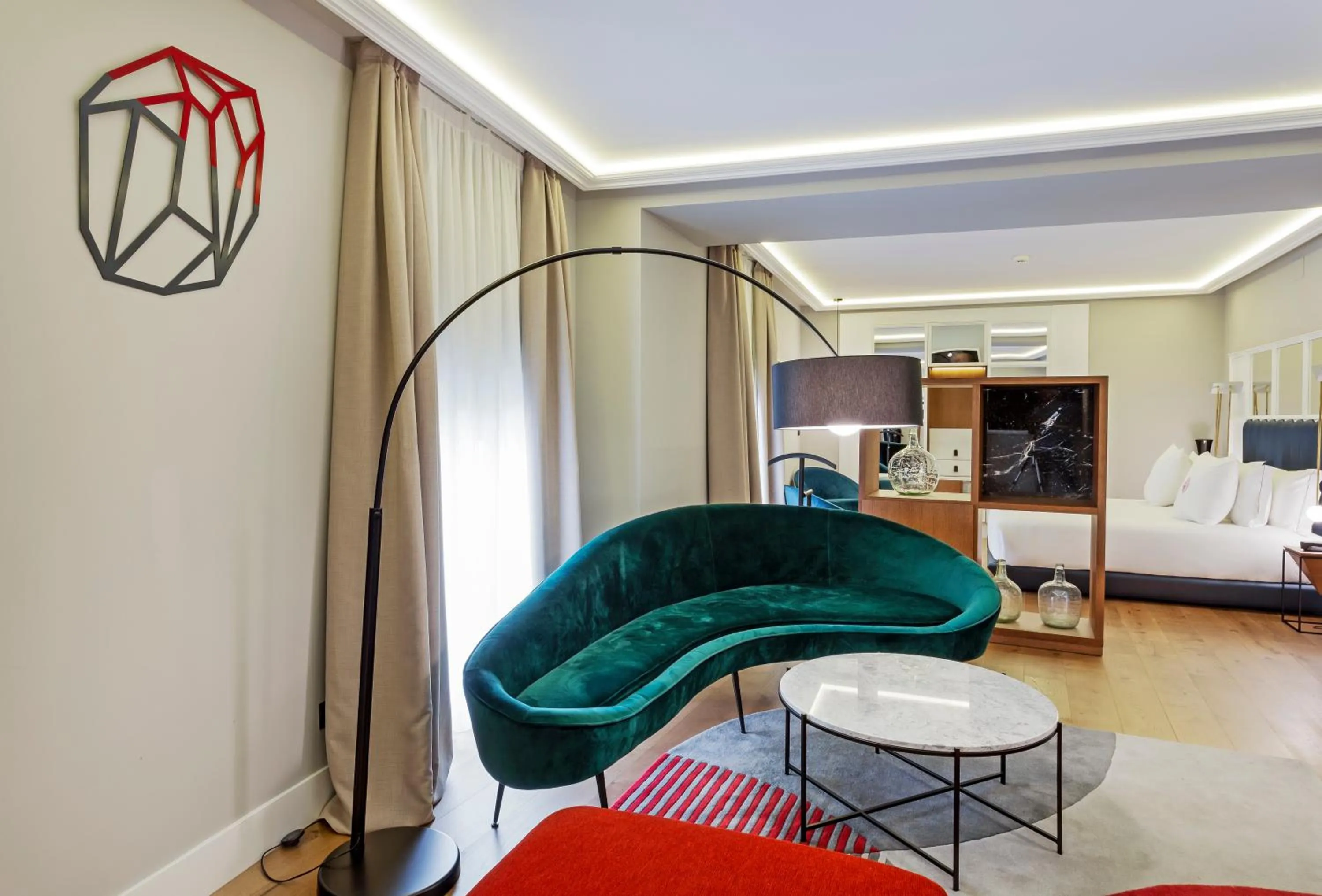 Photo of the whole room, Bed in One Shot Conde Torrejón