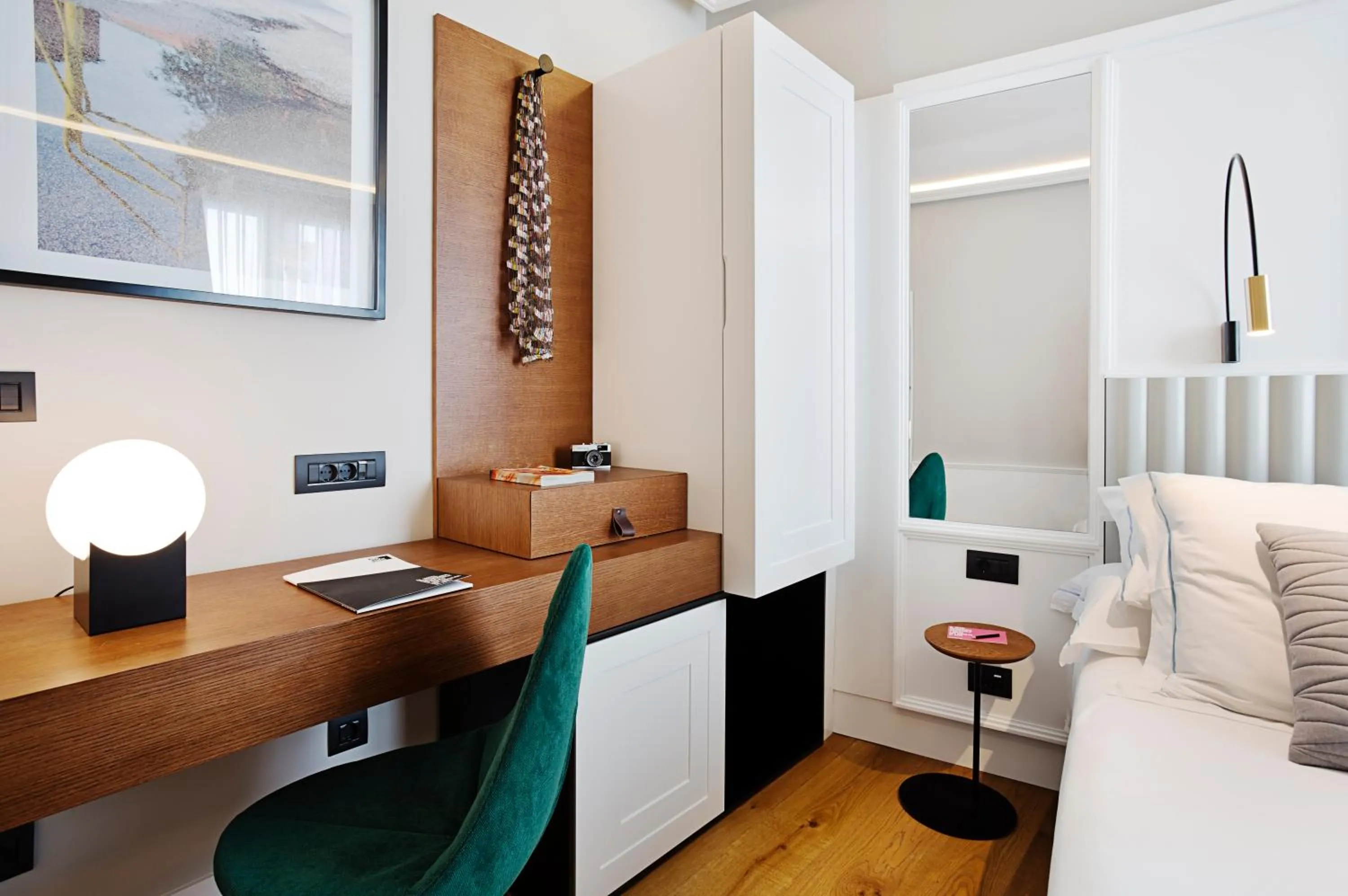 Decorative detail, Bed in One Shot Conde Torrejón