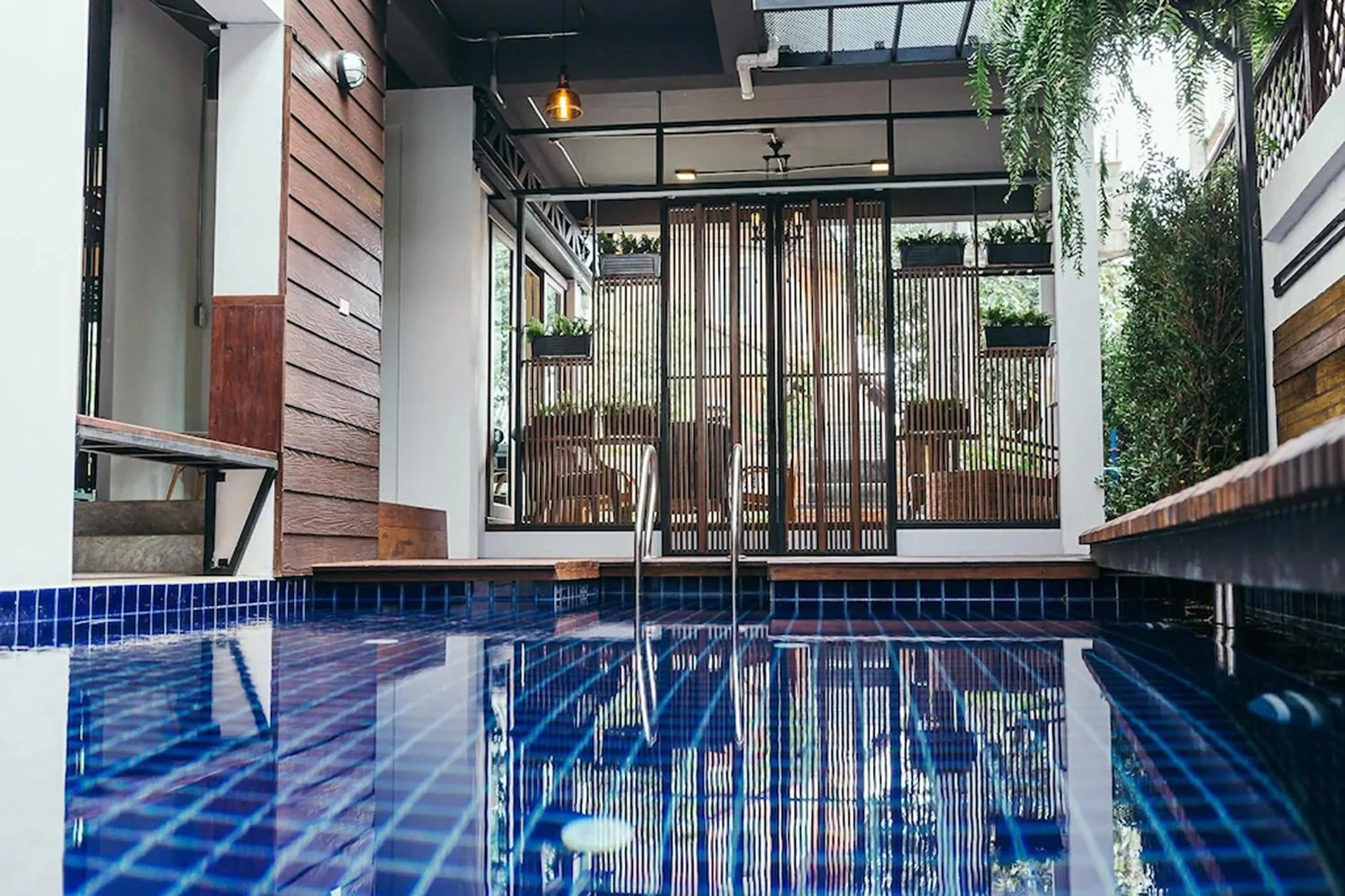 Swimming pool in 33 Poshtel