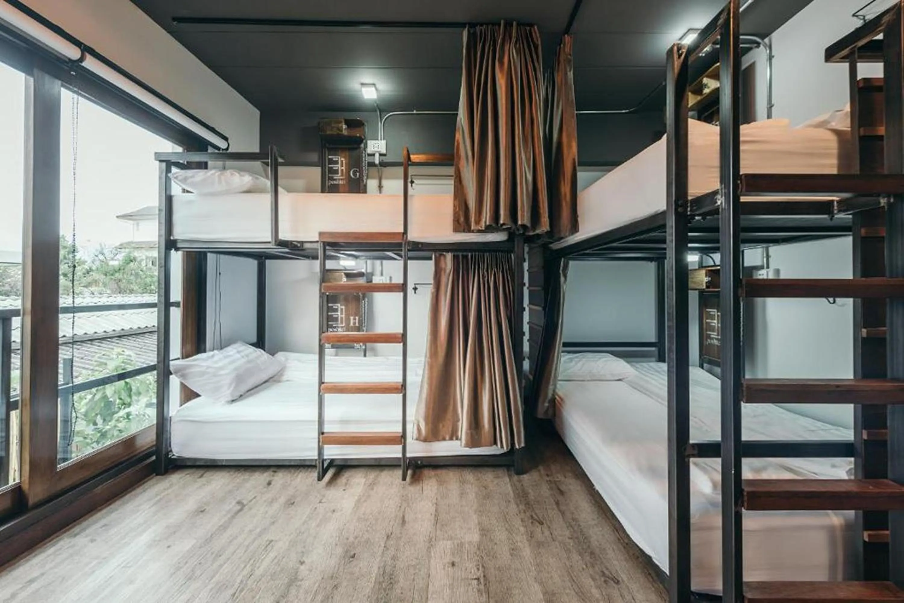 Photo of the whole room, Bed in 33 Poshtel