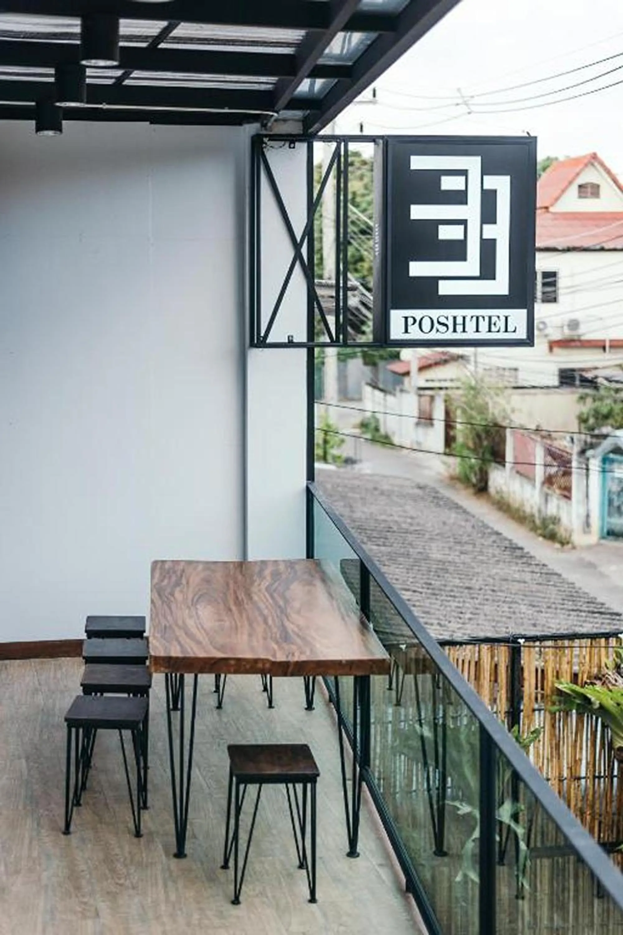 Property logo or sign in 33 Poshtel