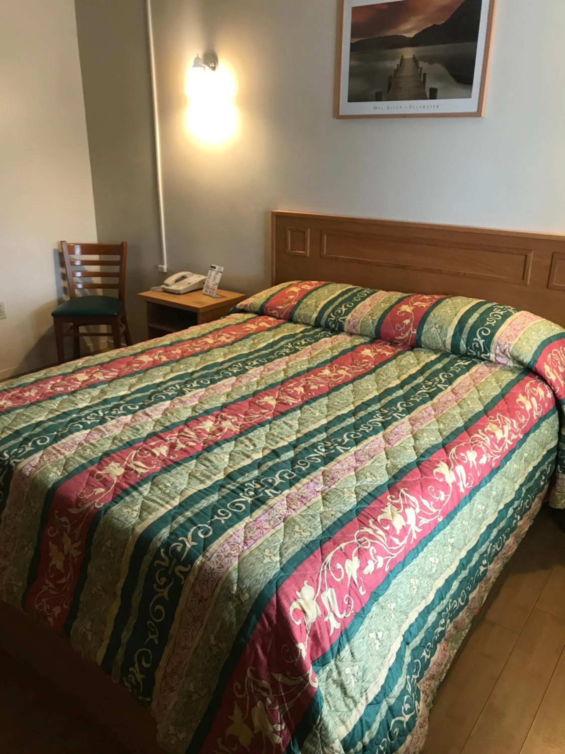 Bed in Sunrise Inn