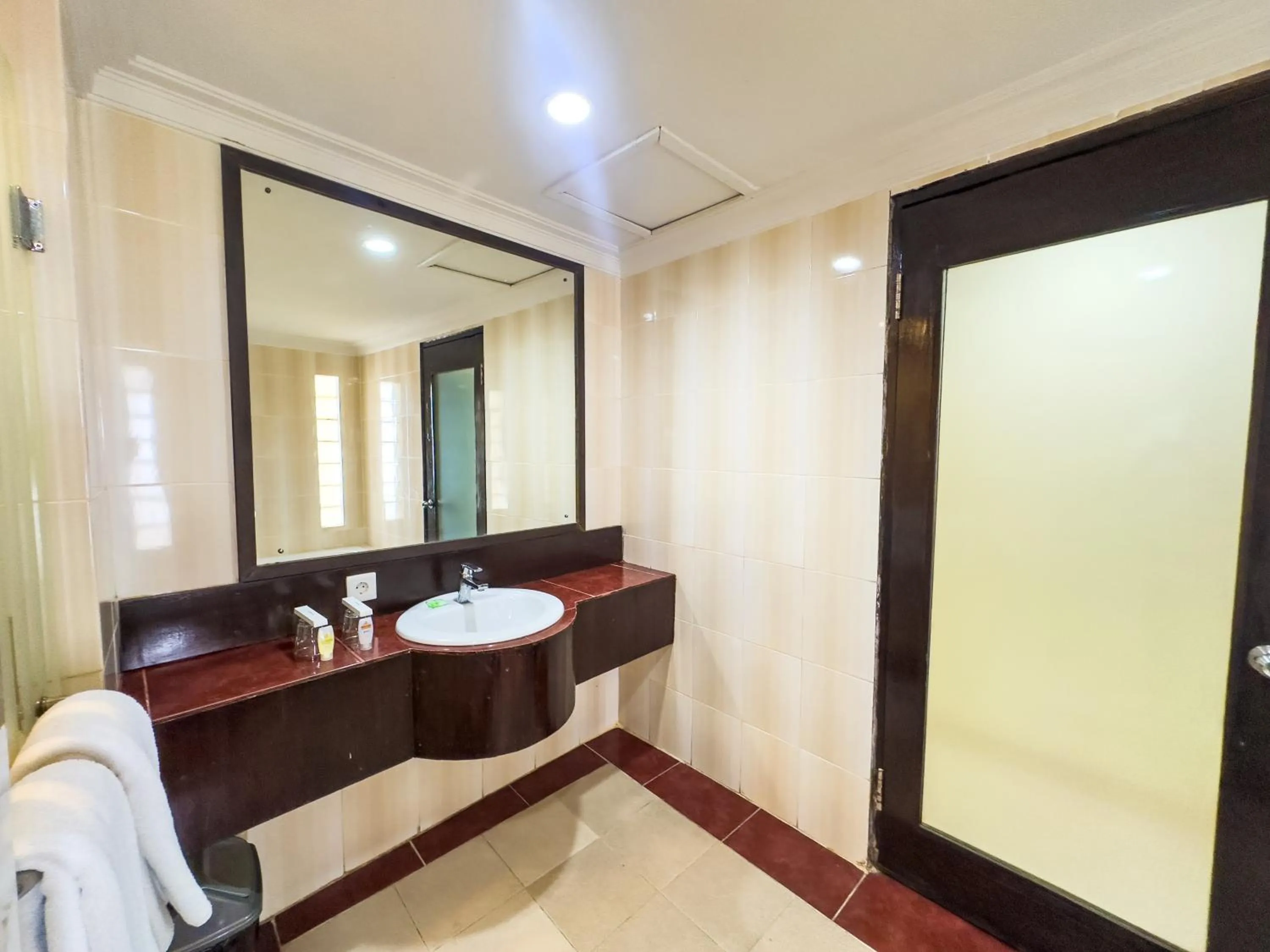 Bathroom in Champlung Mas Hotel Legian