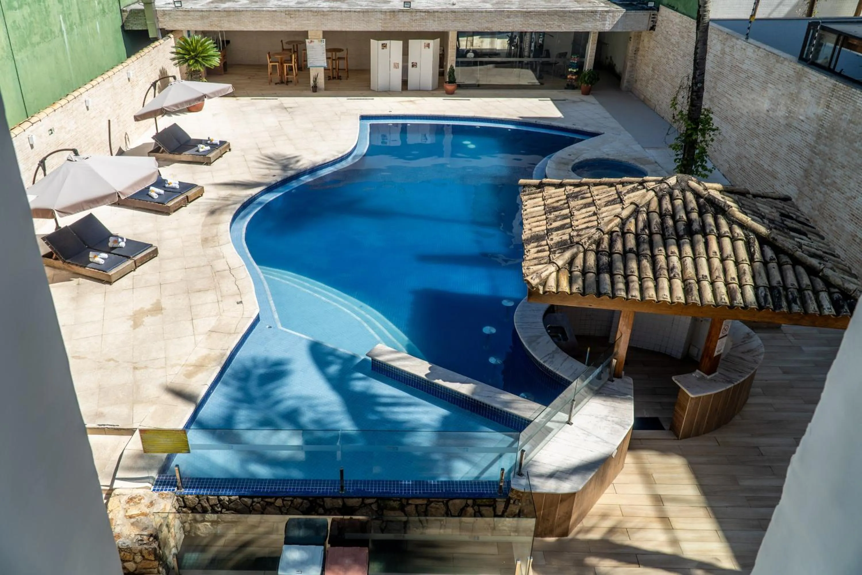 Pool view in Strand Hotel Guarujá Frente Mar