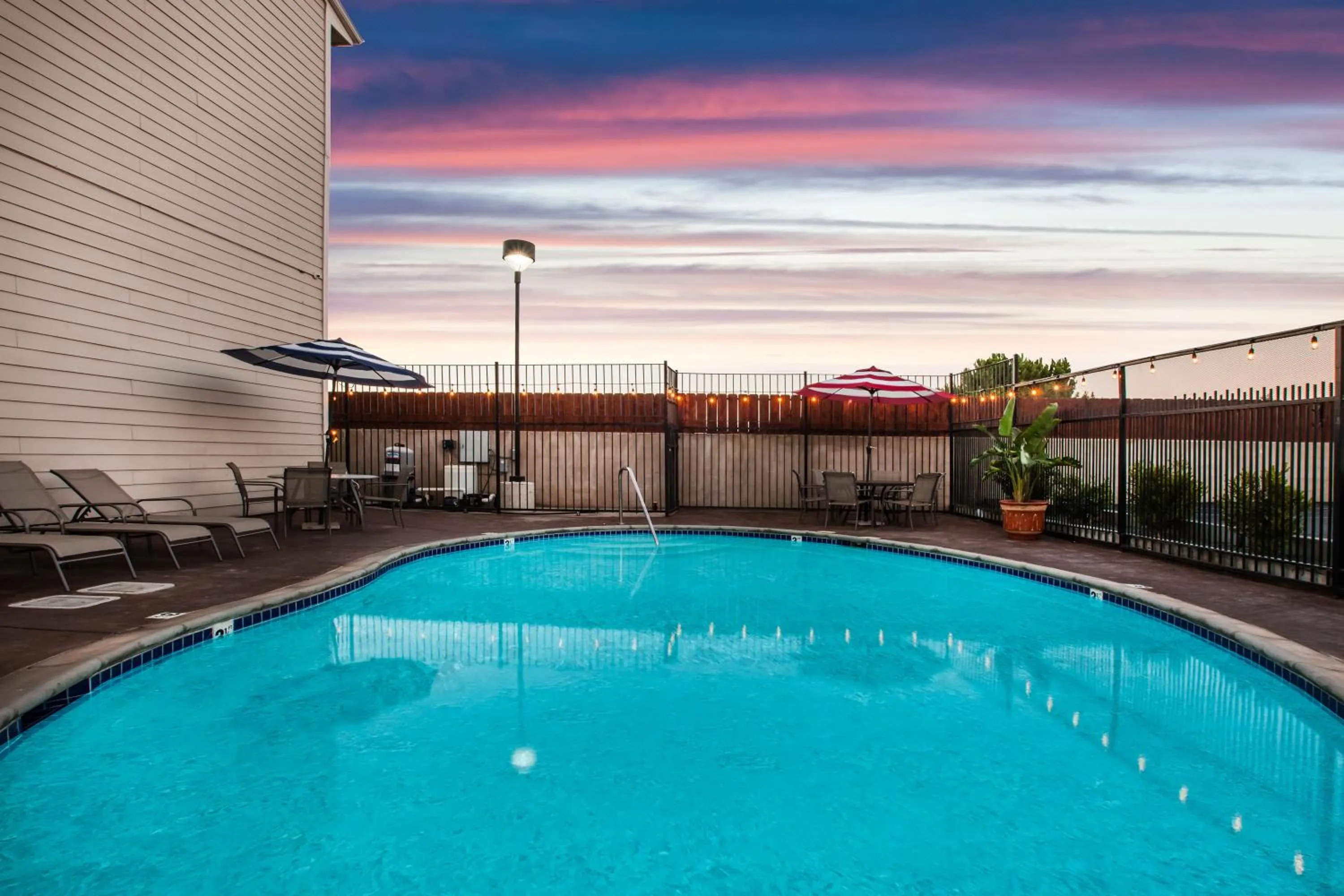 Swimming pool in Days Inn & Suites by Wyndham Antioch
