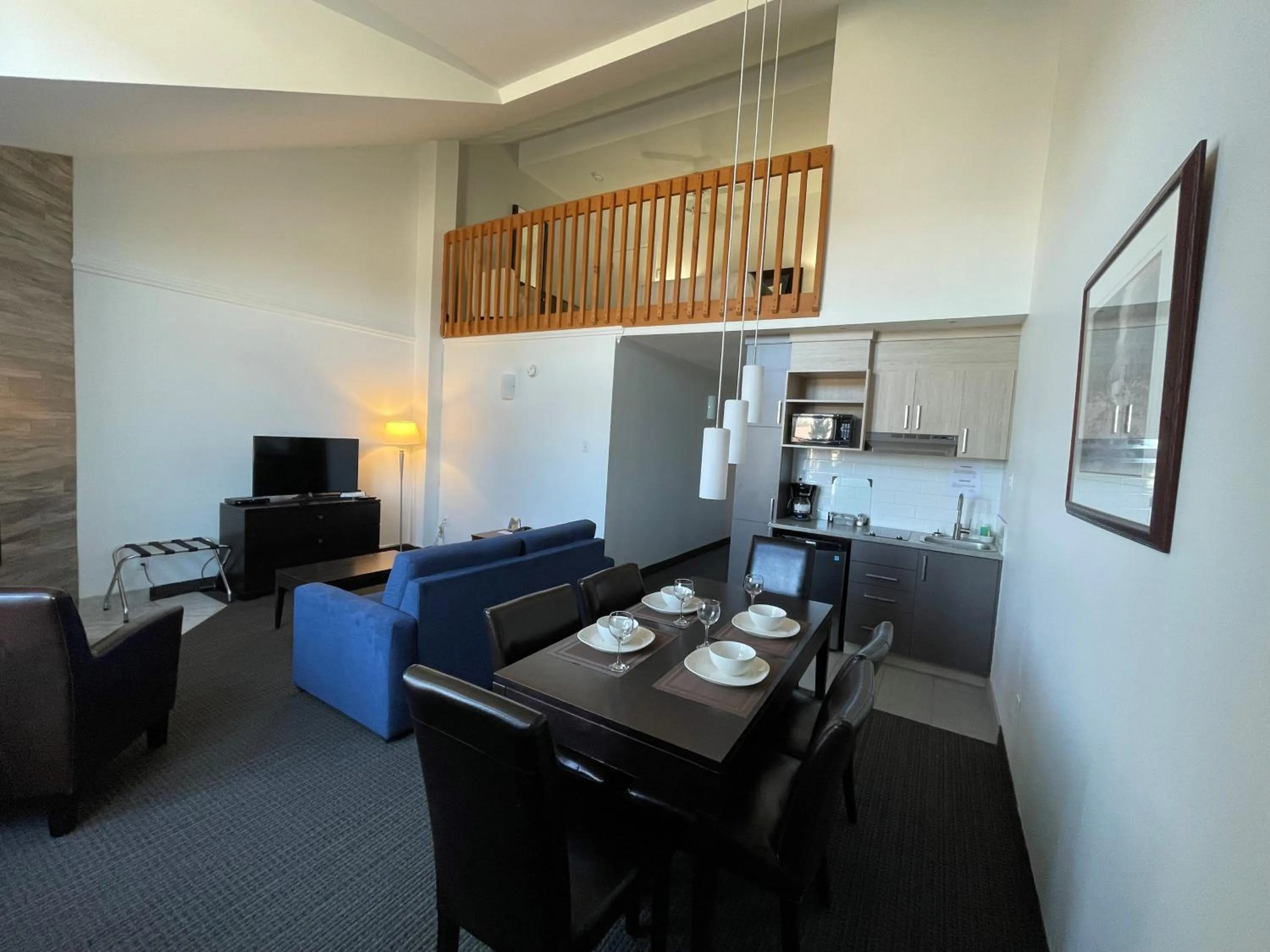 Swimming pool in Hotel Vacances Tremblant