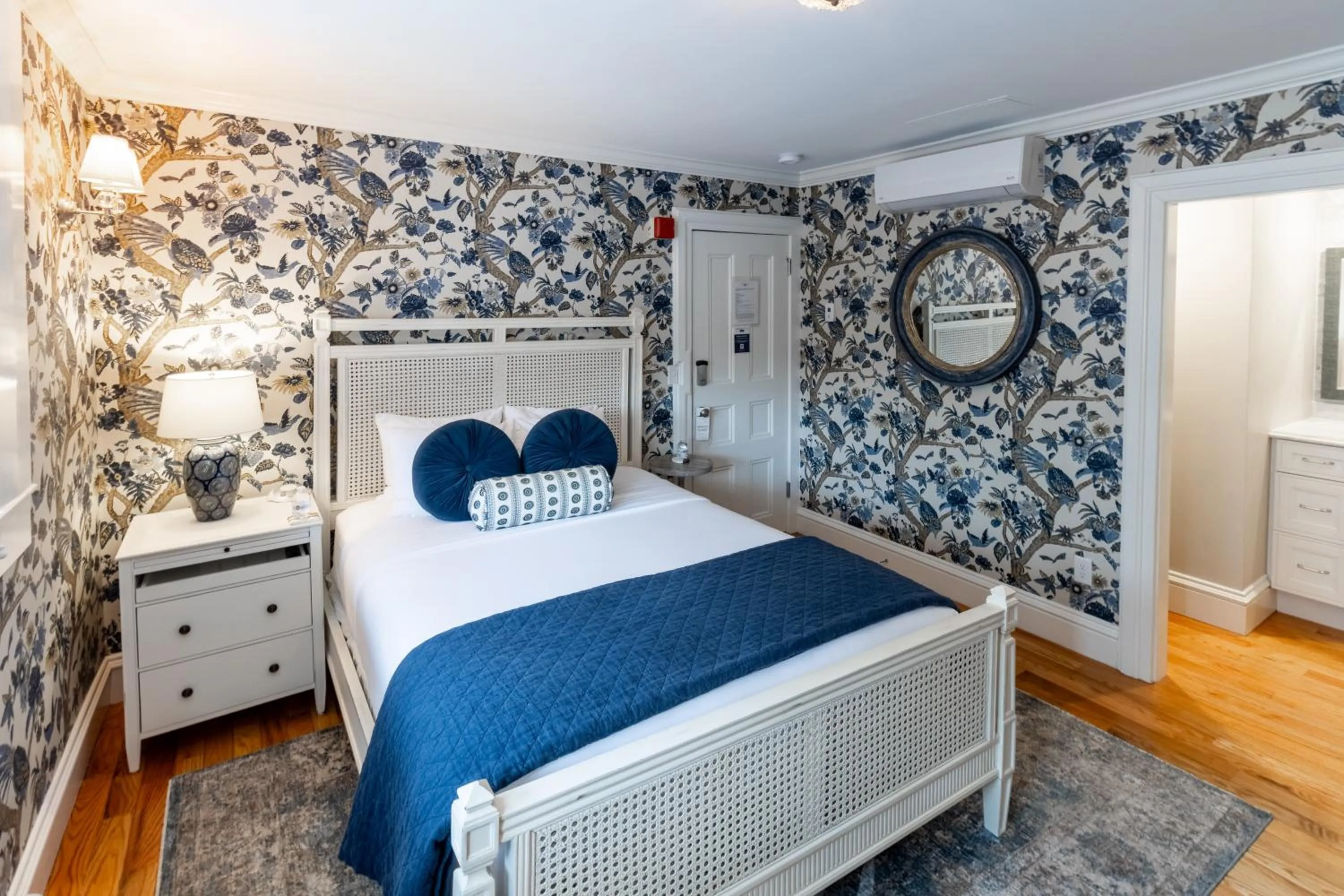 Bed in Serenity Inn Newport