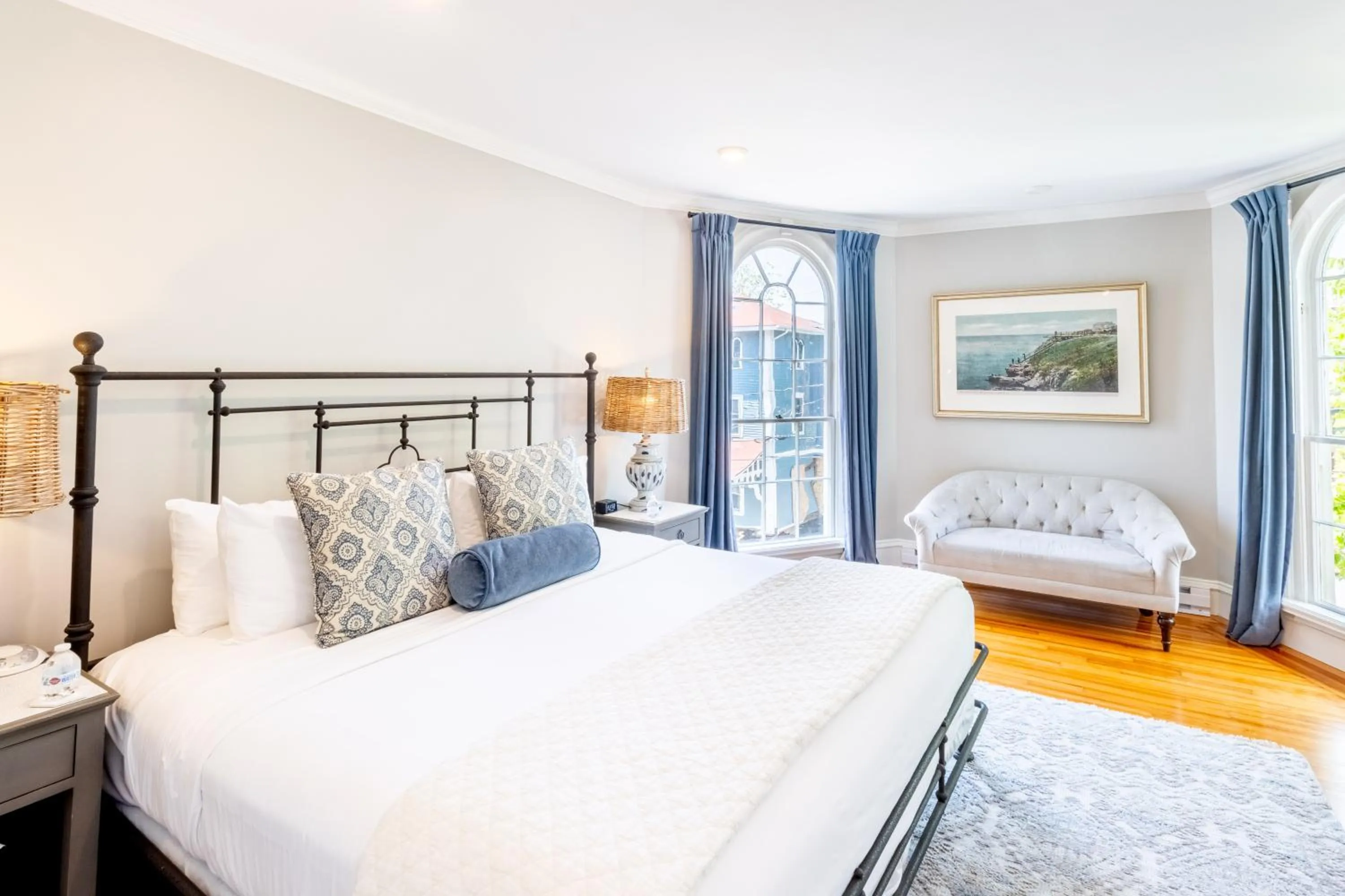 Bed in Serenity Inn Newport