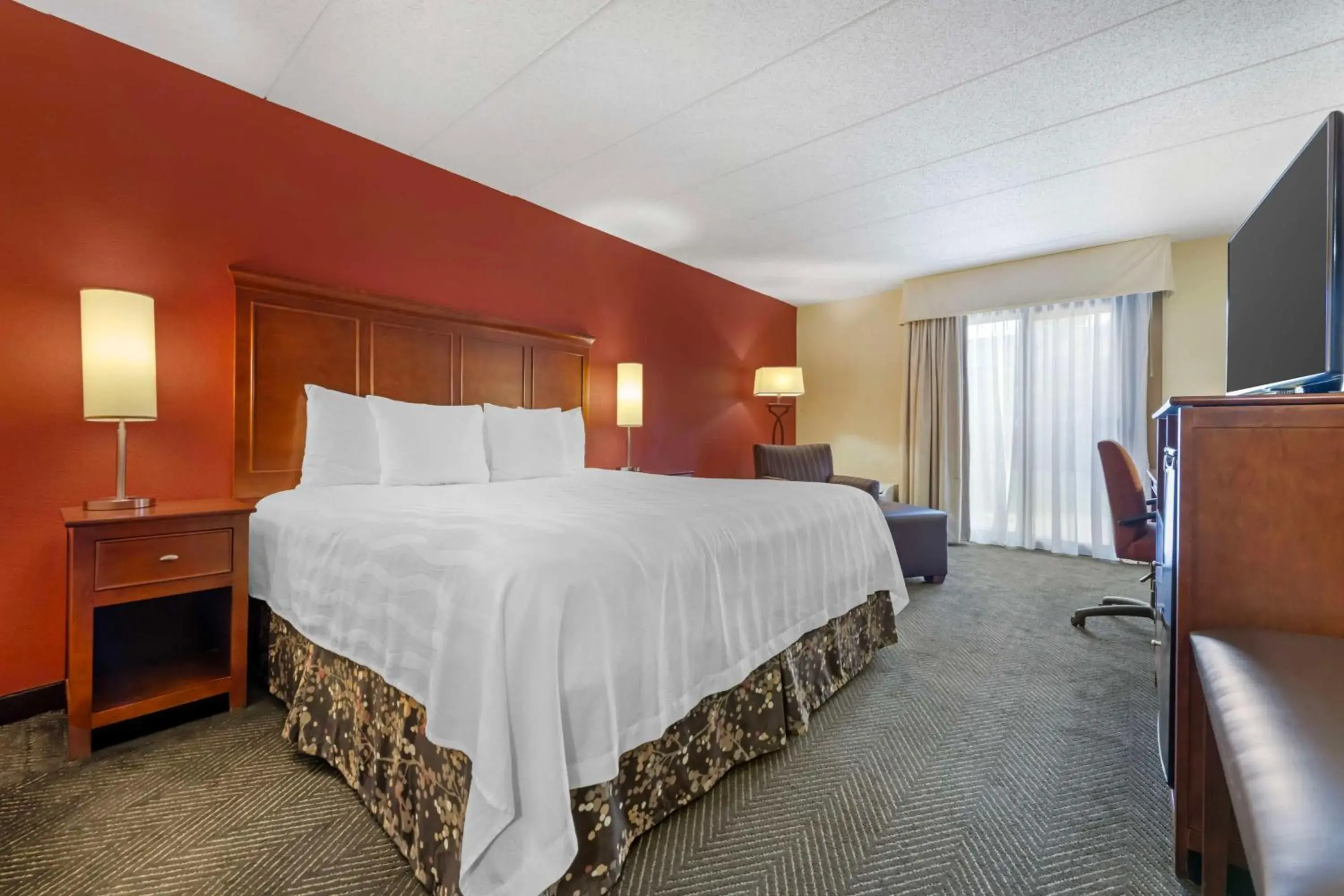 King Room with Lounge Chair - Non-Smoking in Best Western Plus St. Paul North/Shoreview King Room with Lounge Chair - Non-Smoking in Best Western Plus St. Paul North/Shoreview