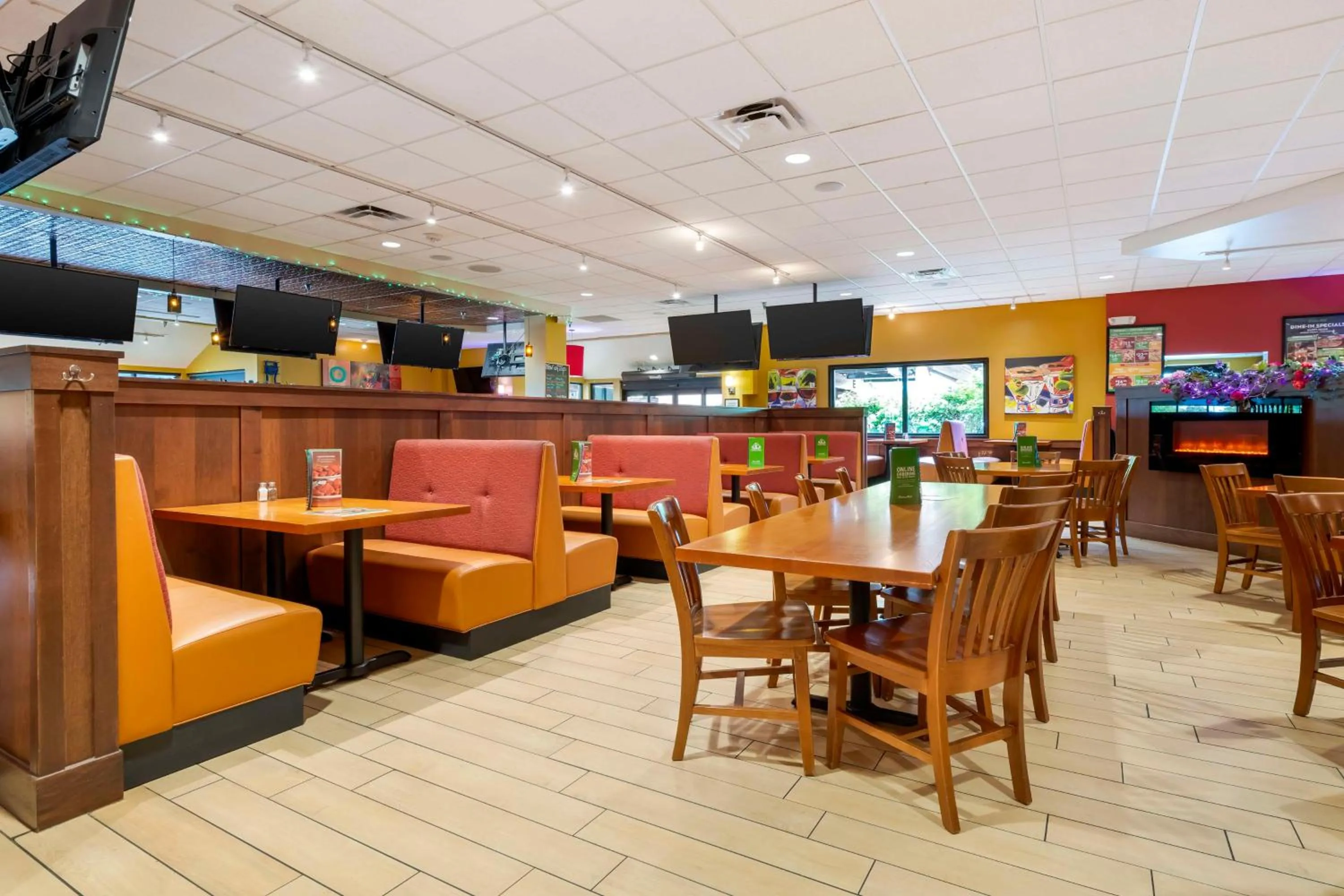 Restaurant/places to eat in Best Western Plus St. Paul North/Shoreview