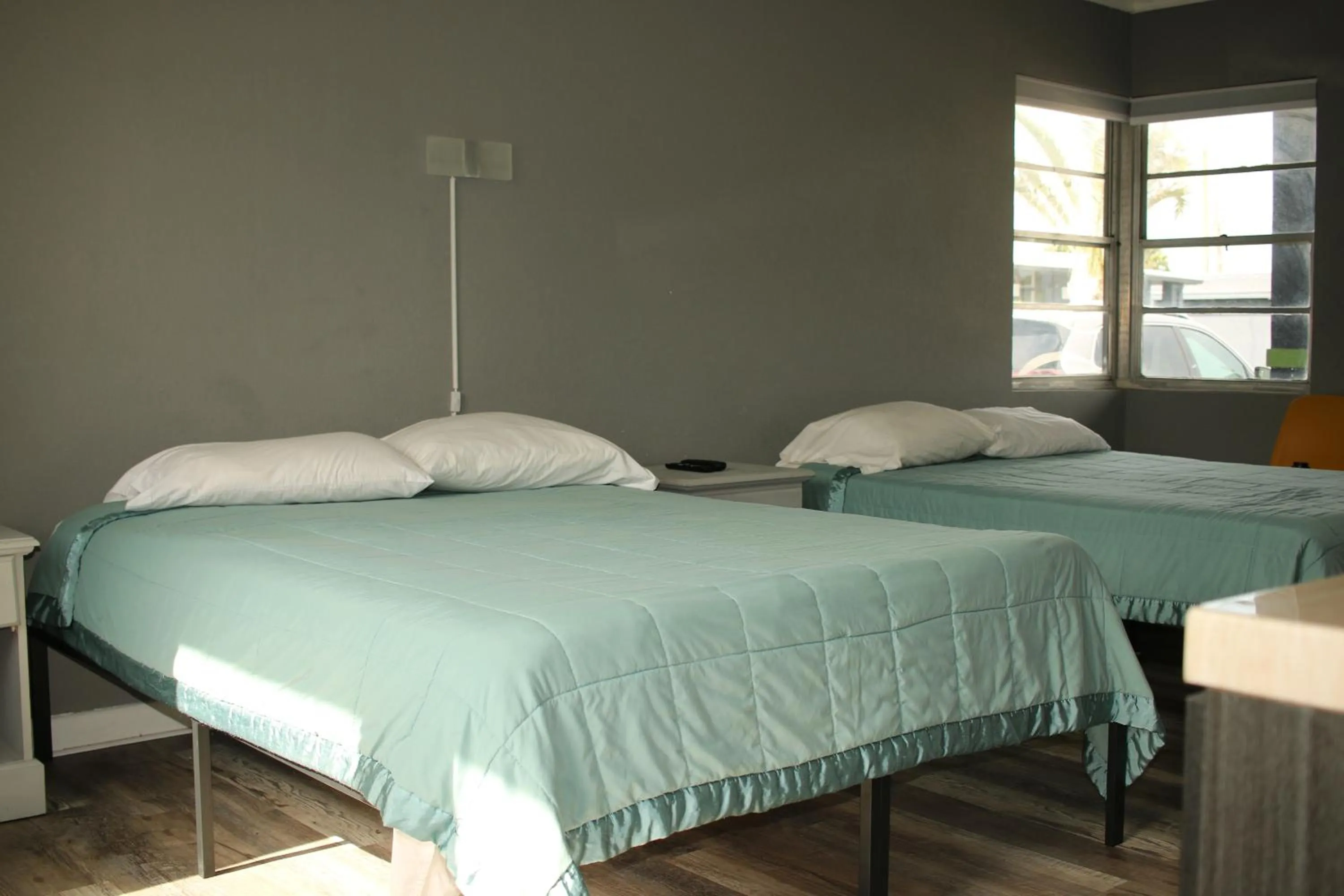 Bed in Travel Inn Fort Pierce