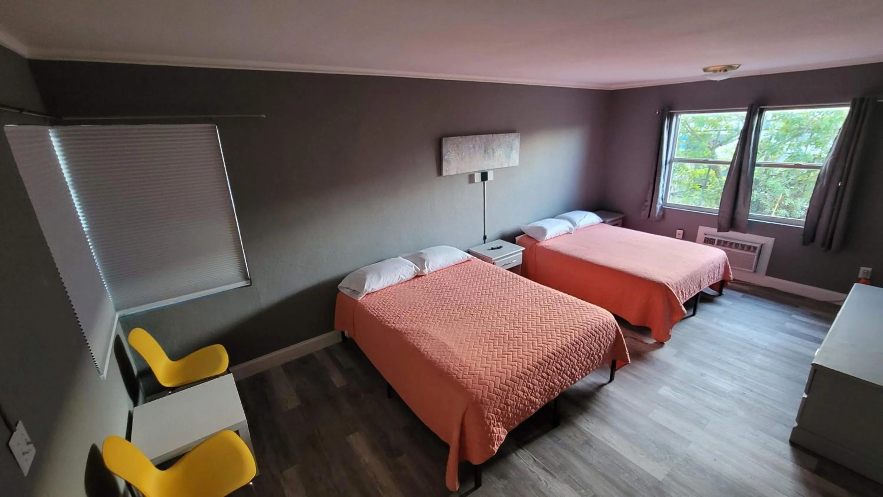 Bed in Travel Inn Fort Pierce