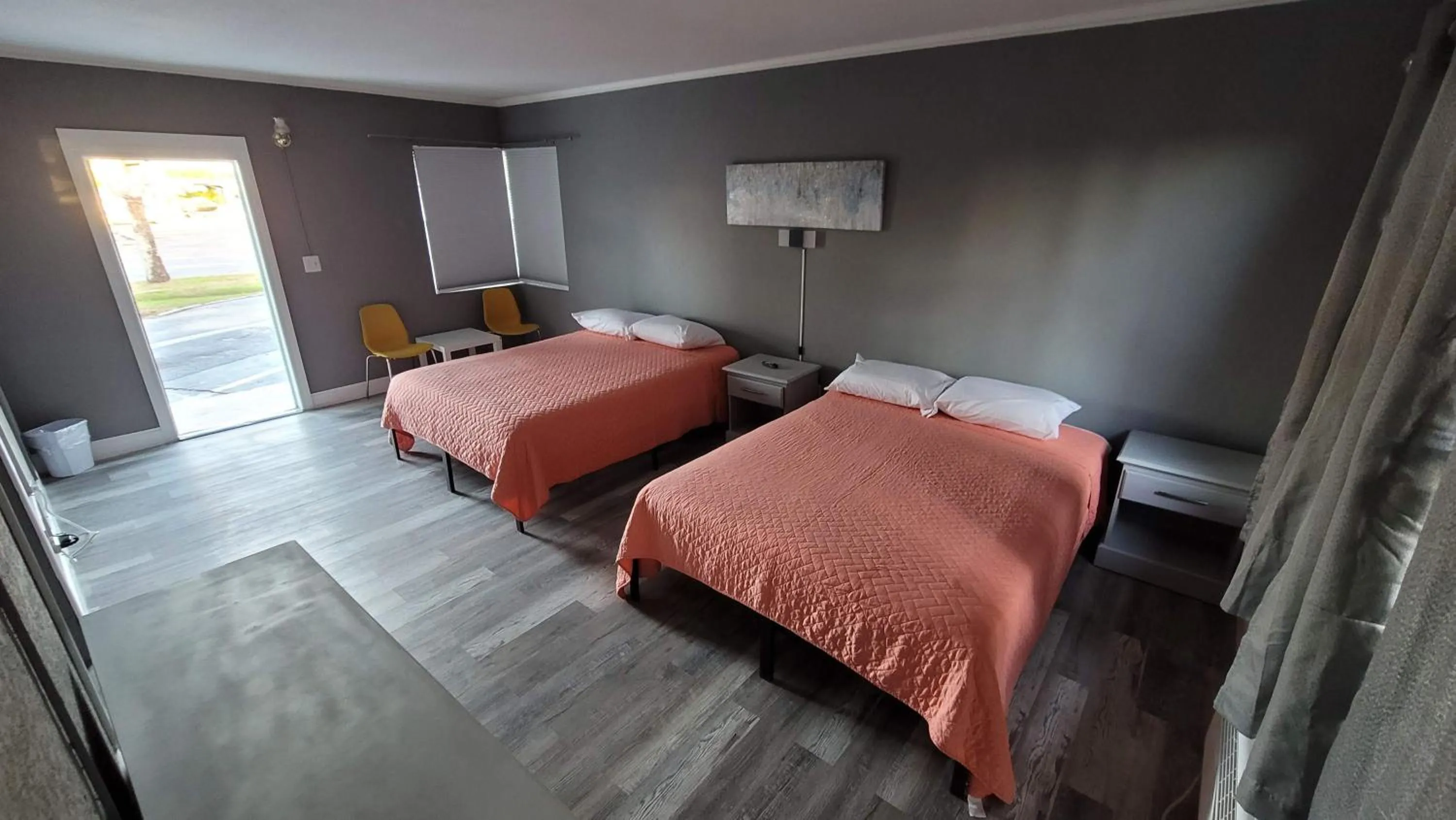 Bed in Travel Inn Fort Pierce