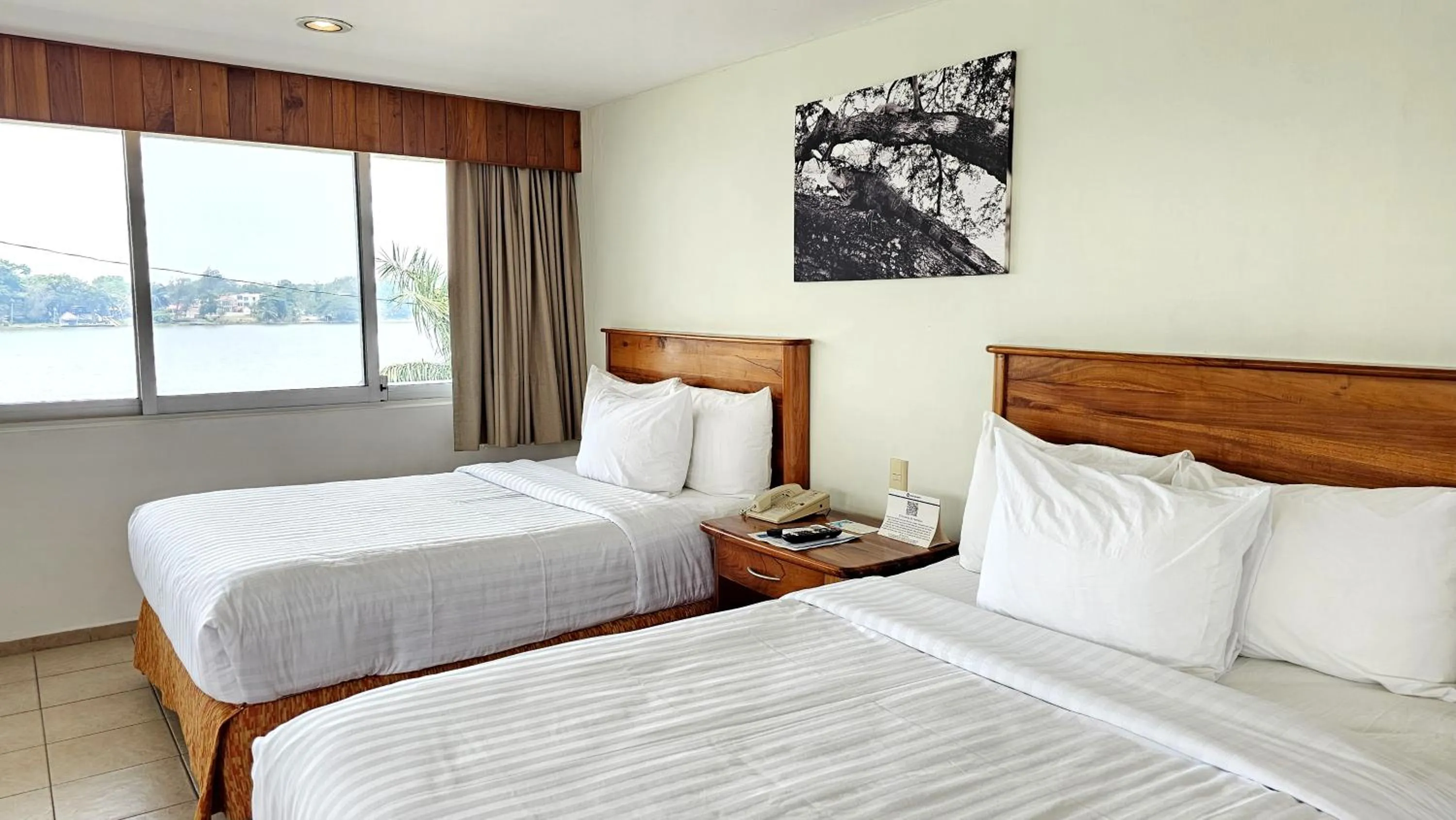 Photo of the whole room, Bed in Best Western Riviera Tuxpan