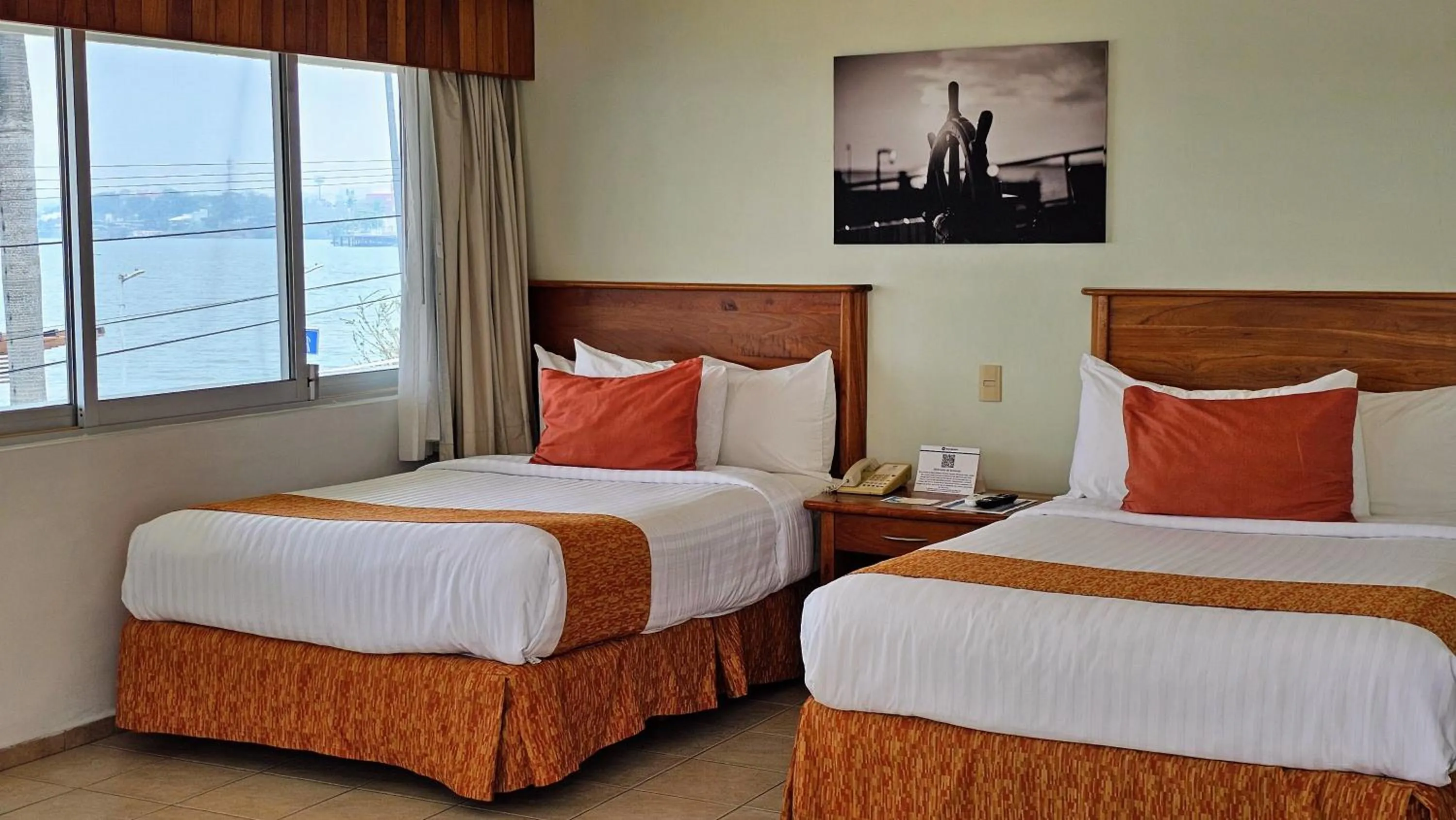 Photo of the whole room, Bed in Best Western Riviera Tuxpan