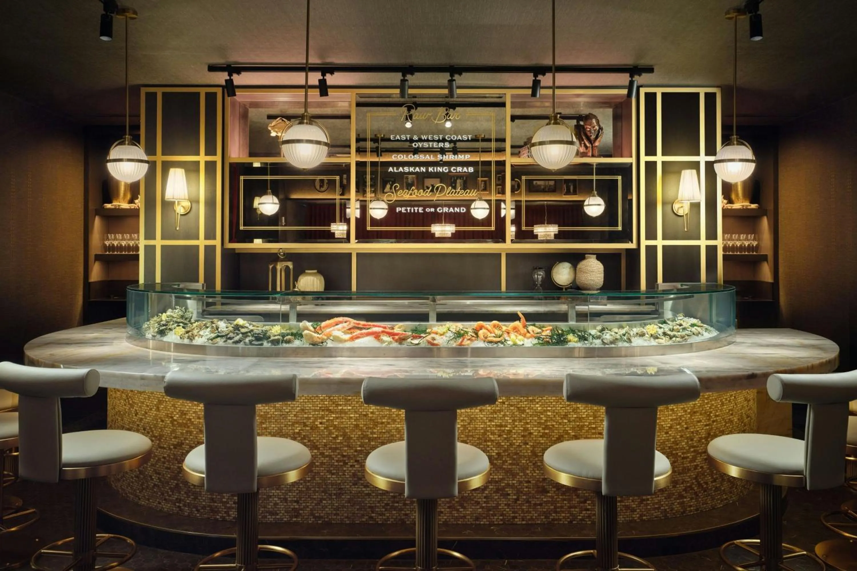 Lounge or bar in JW Marriott Indianapolis