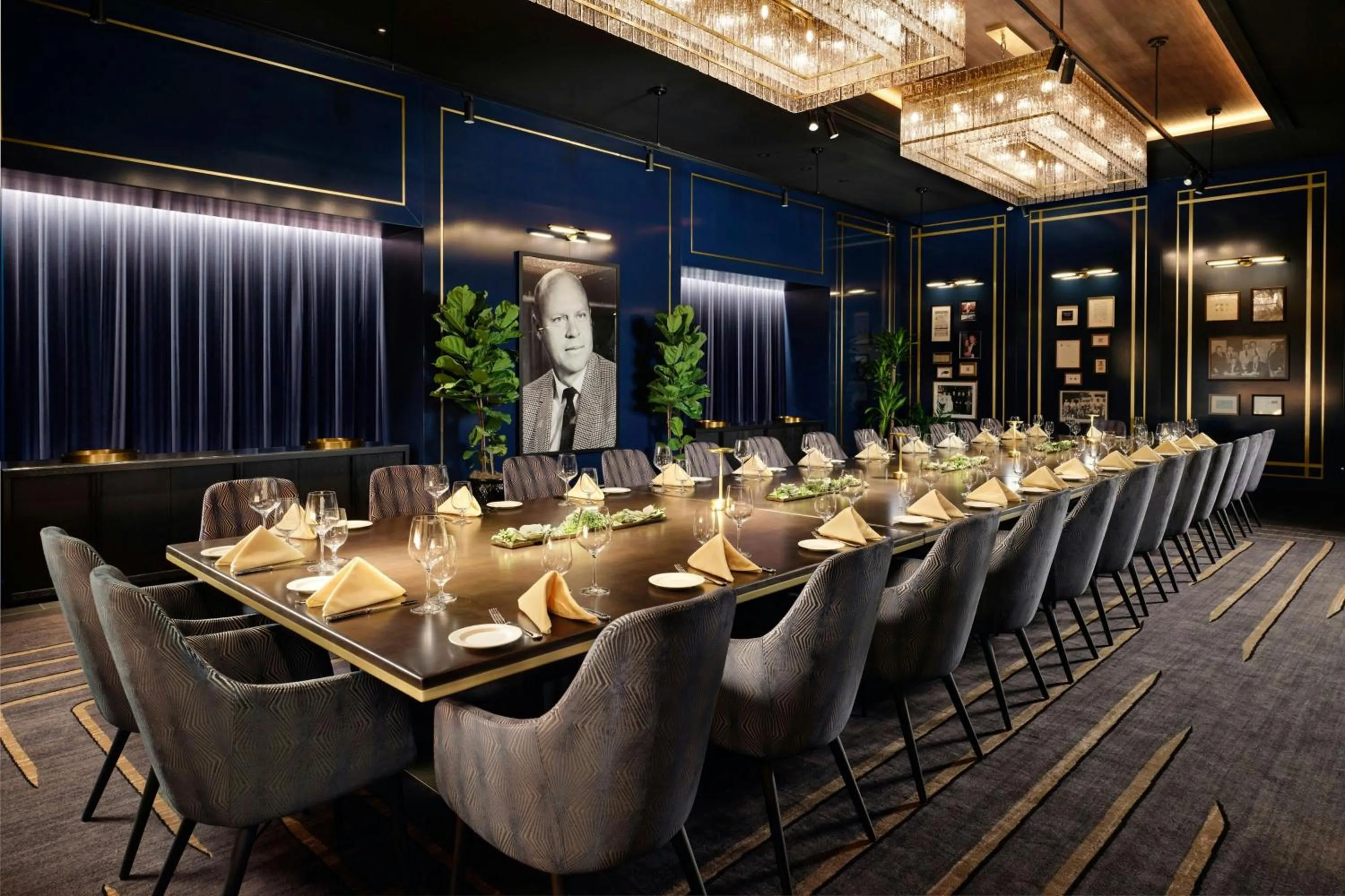 Restaurant/places to eat in JW Marriott Indianapolis