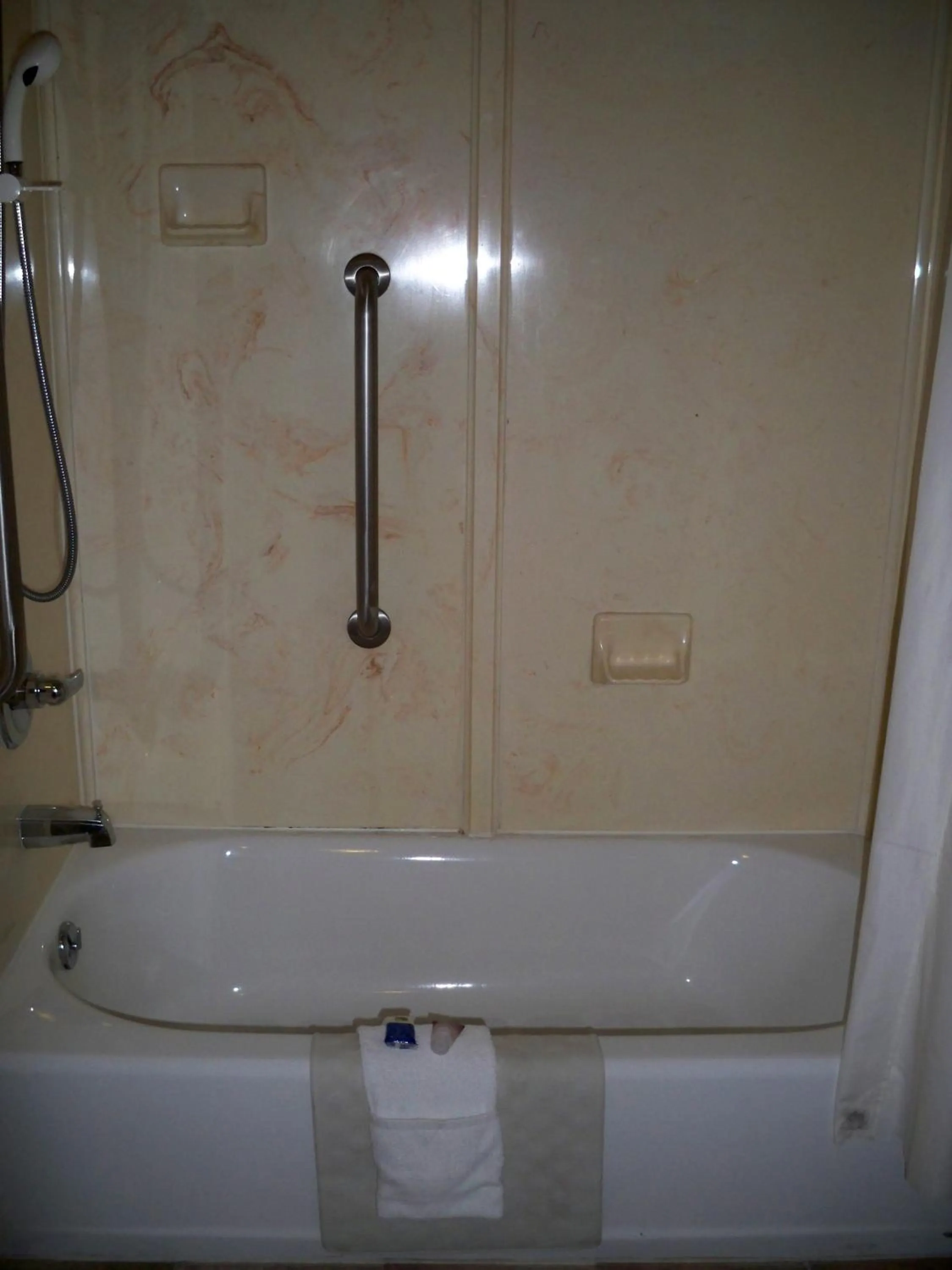 Shower in Scottish Inn and Suites Beaumont