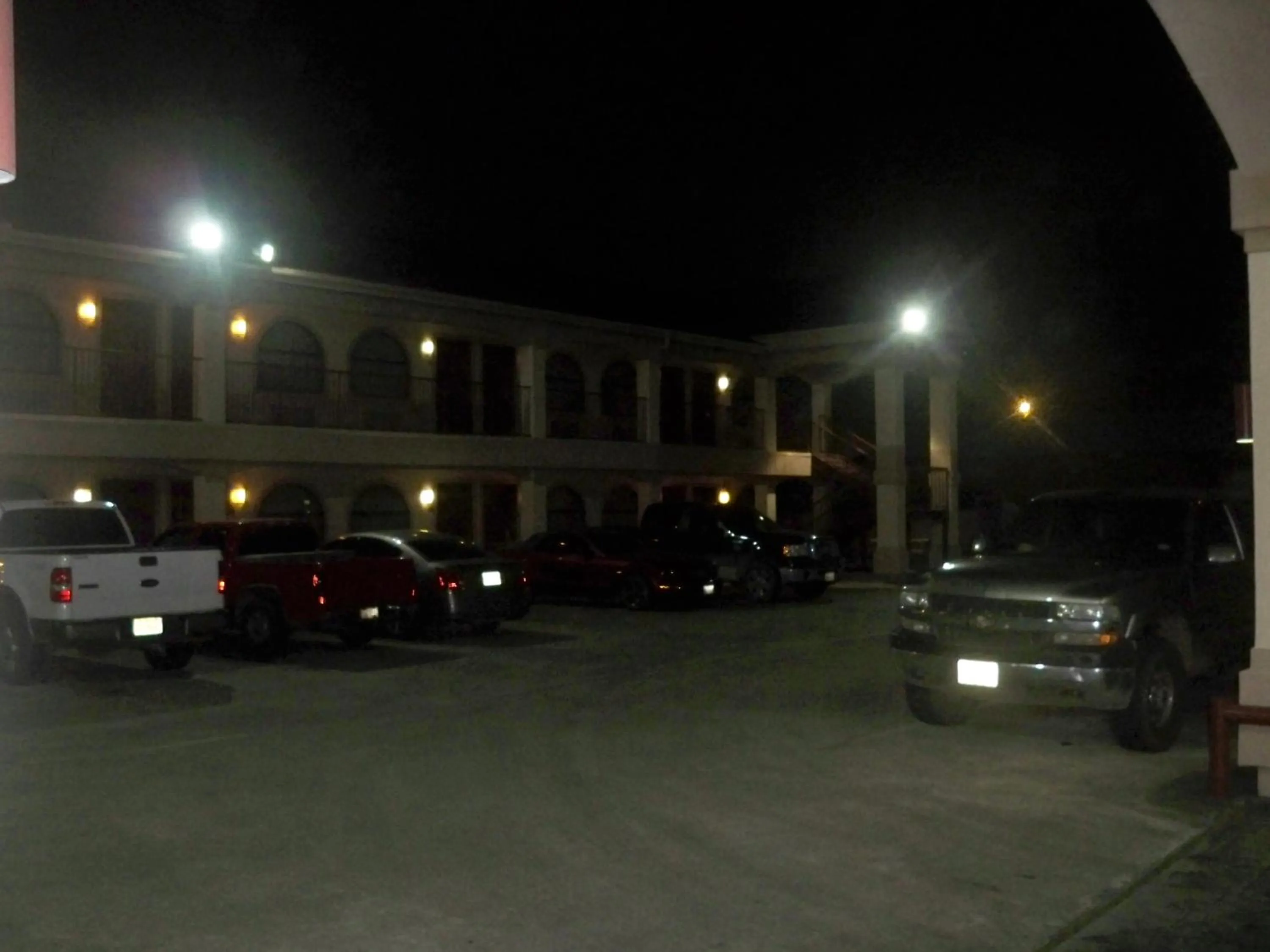 Night in Scottish Inn and Suites Beaumont