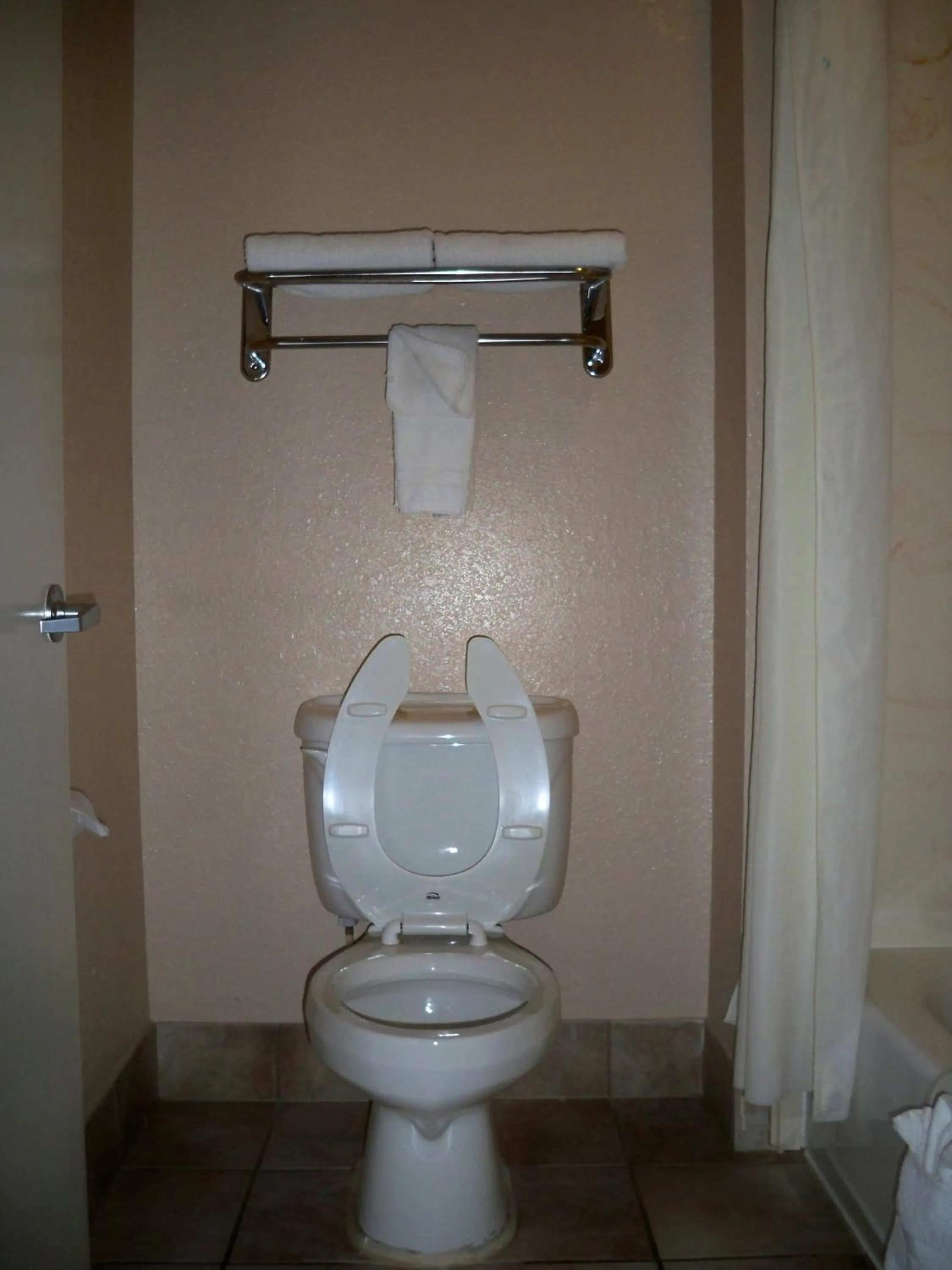 Bathroom in Scottish Inn and Suites Beaumont