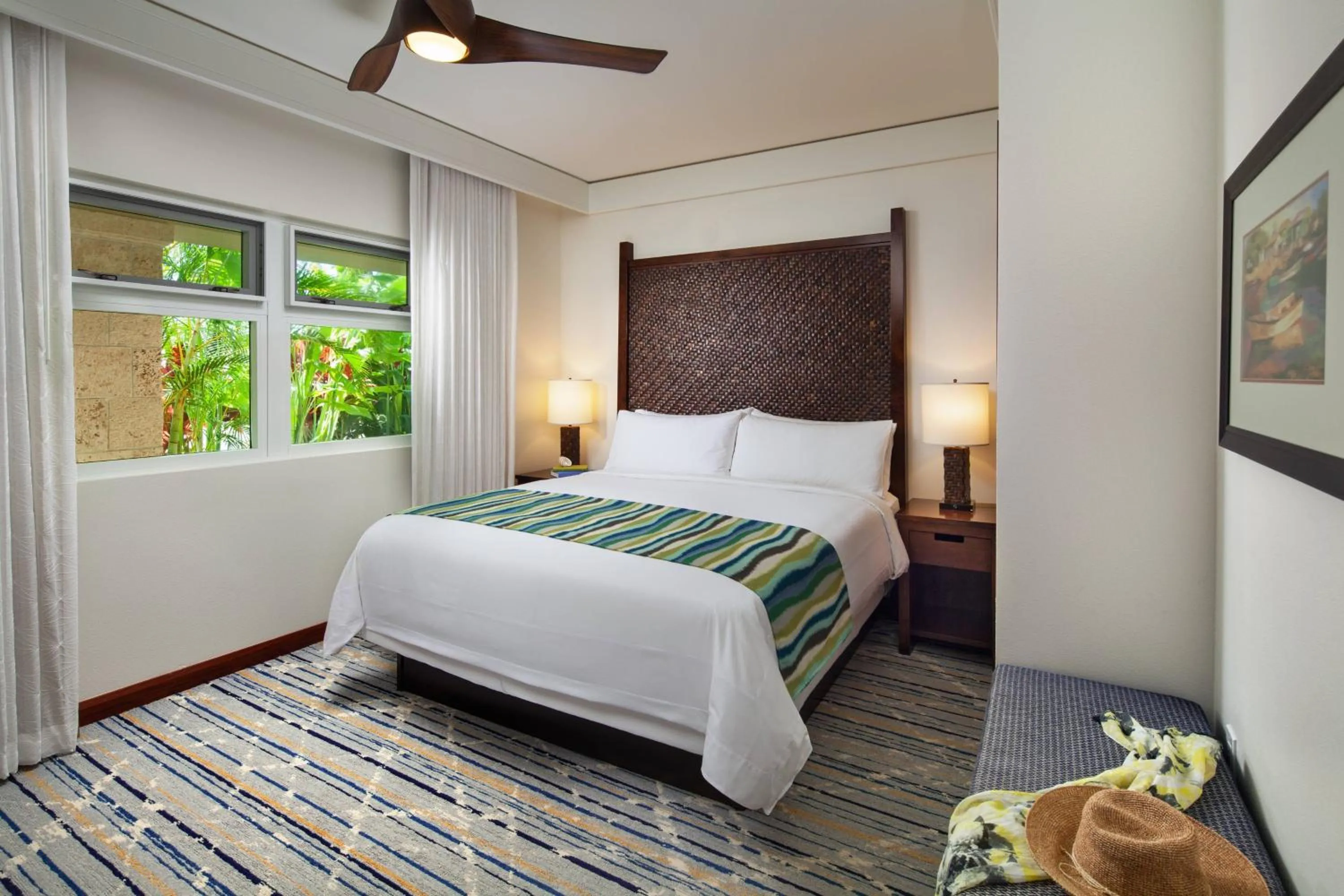 Bedroom, Bed in Marriott's Kauai Lagoons - Kalanipu'u