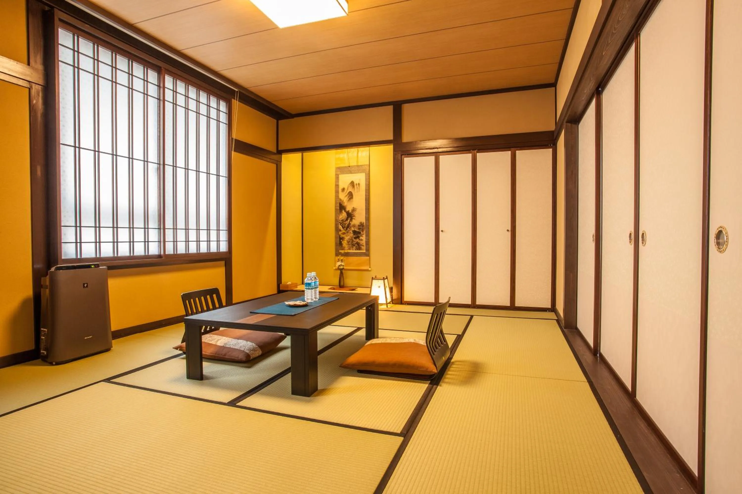 Photo of the whole room in Ryokan Asunaro