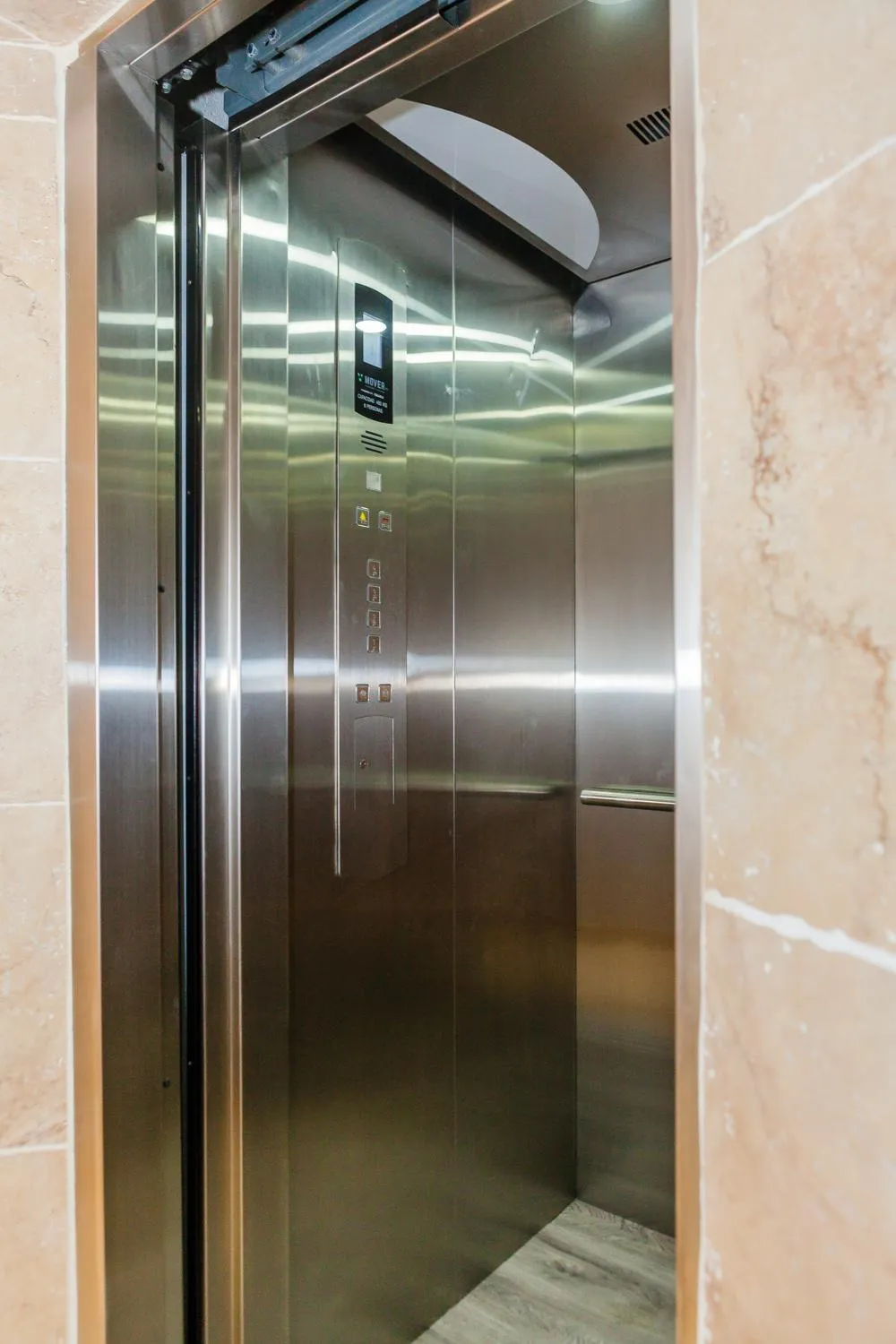 elevator in Hotel Boutique ADAZ