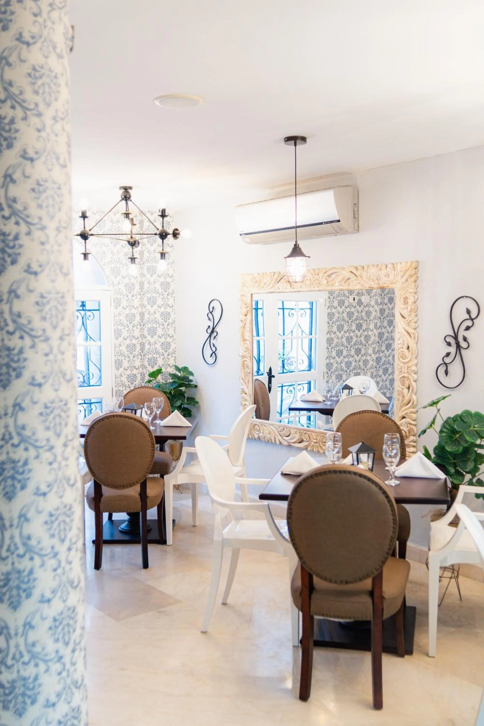 Seating area in Hotel Boutique ADAZ