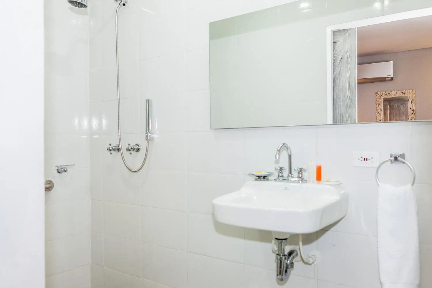 Shower in Hotel Boutique ADAZ